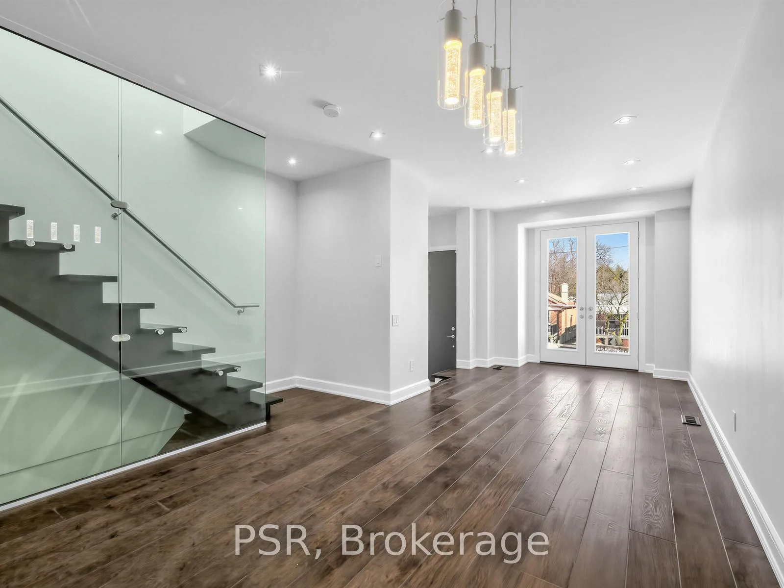 Photo 6 of 520 McRoberts Avenue, Toronto, Caledonia-Fairbank — HOMEH