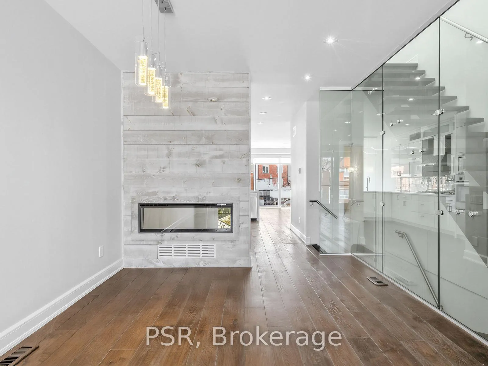 Photo 7 of 520 McRoberts Avenue, Toronto, Caledonia-Fairbank — HOMEH