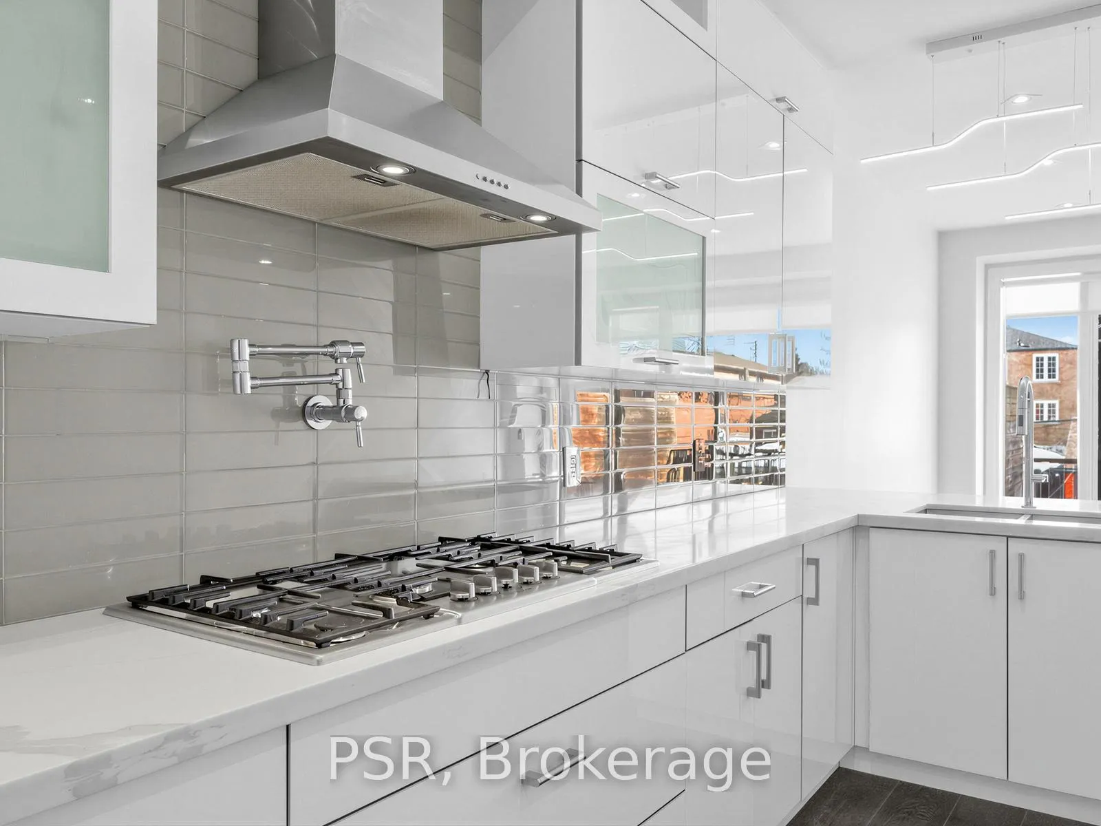 Photo 10 of 520 McRoberts Avenue, Toronto, Caledonia-Fairbank — HOMEH