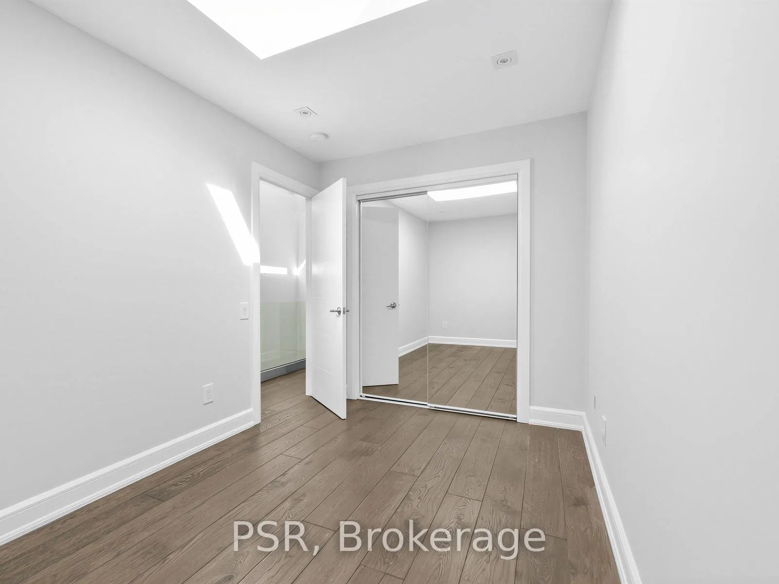 Photo 23 of 520 McRoberts Avenue, Toronto, Caledonia-Fairbank — HOMEH