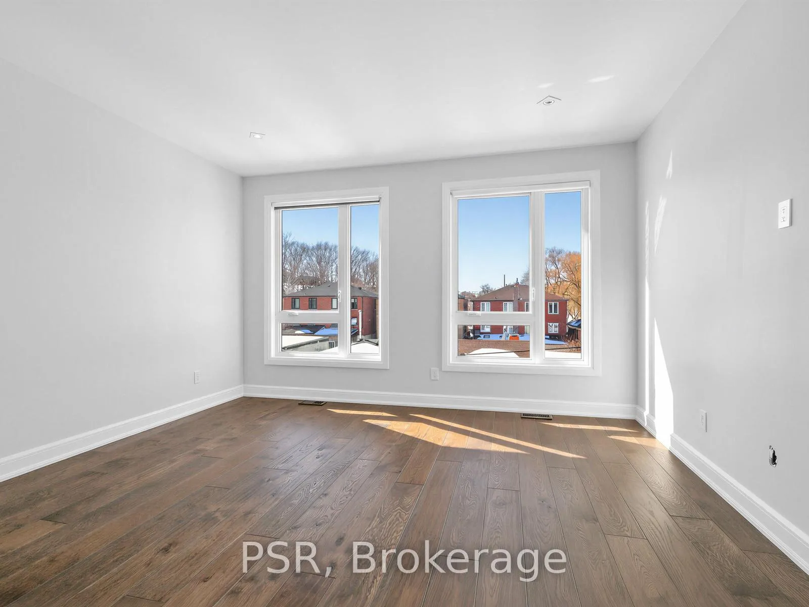 Photo 28 of 520 McRoberts Avenue, Toronto, Caledonia-Fairbank — HOMEH