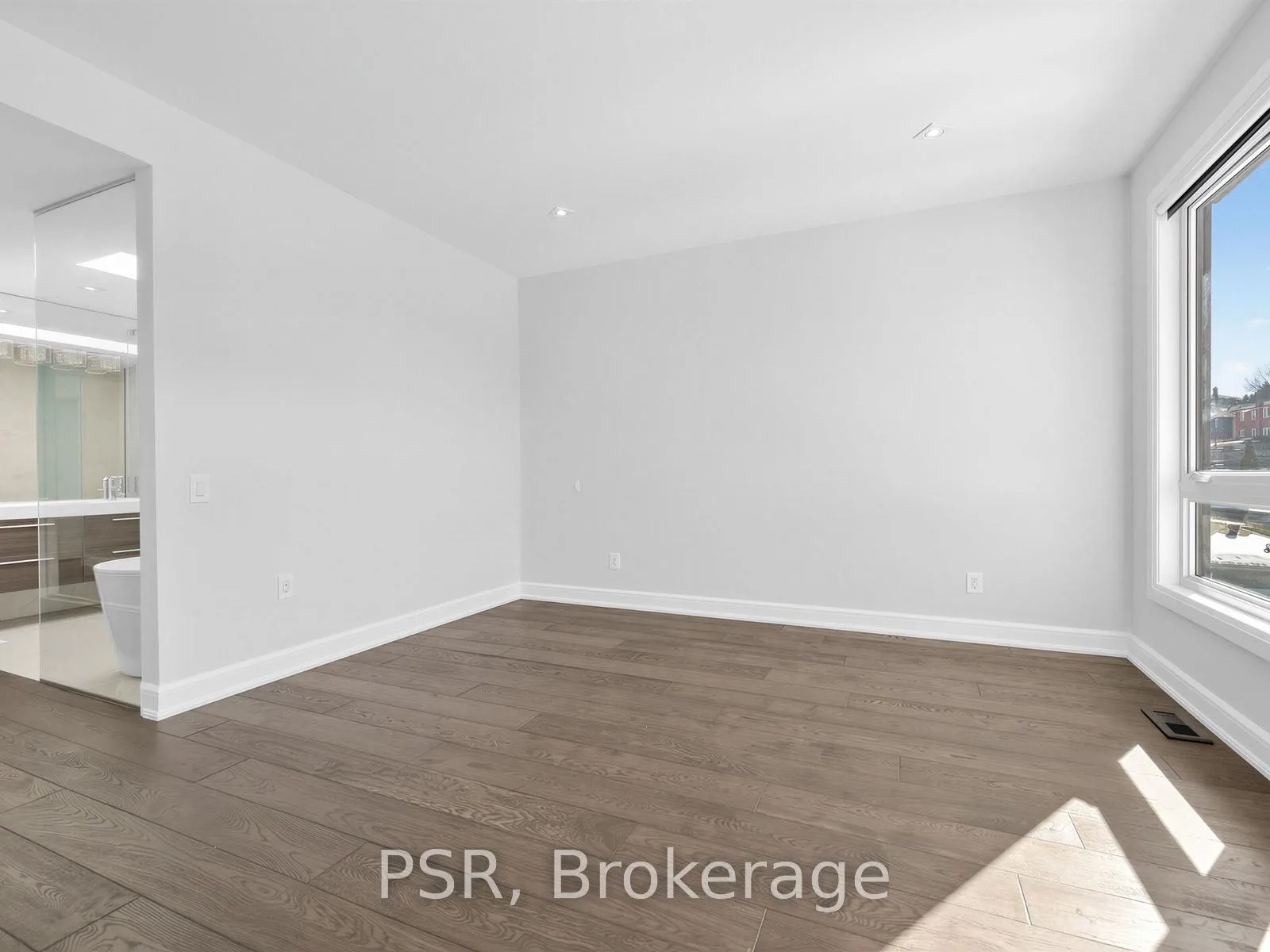 Photo 29 of 520 McRoberts Avenue, Toronto, Caledonia-Fairbank — HOMEH