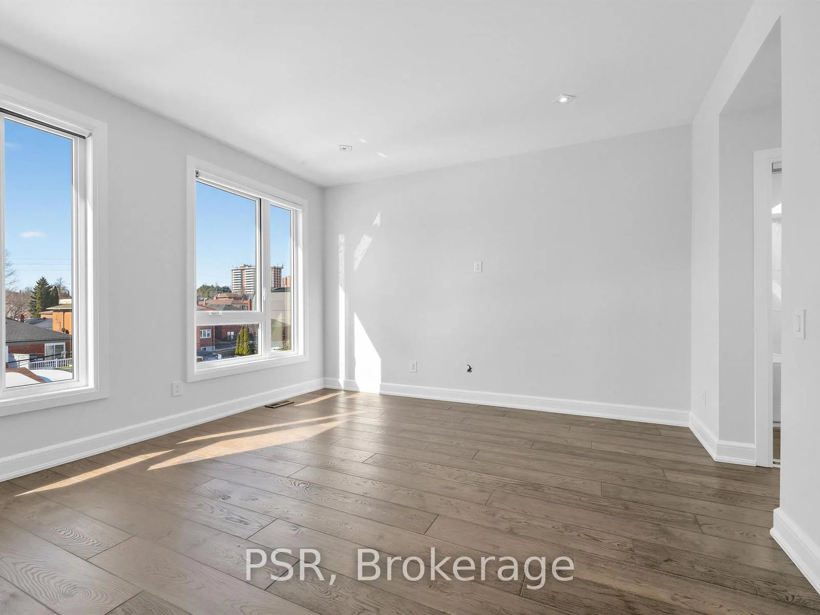 Photo 30 of 520 McRoberts Avenue, Toronto, Caledonia-Fairbank — HOMEH