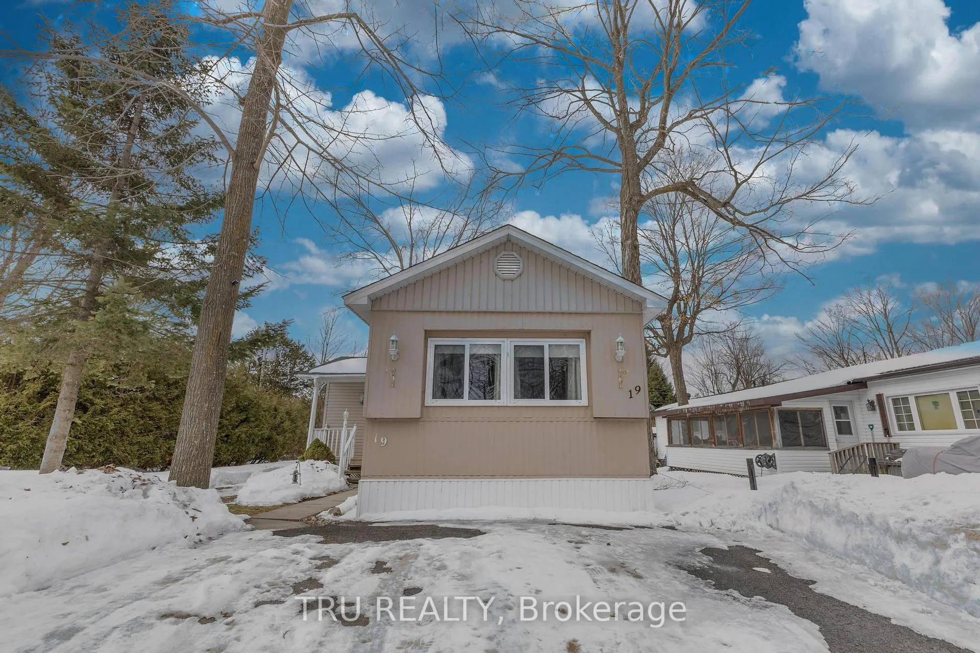 Photo 1 of 19 Maplewood Avenue, Beckwith, Beckwith Twp — HOMEH