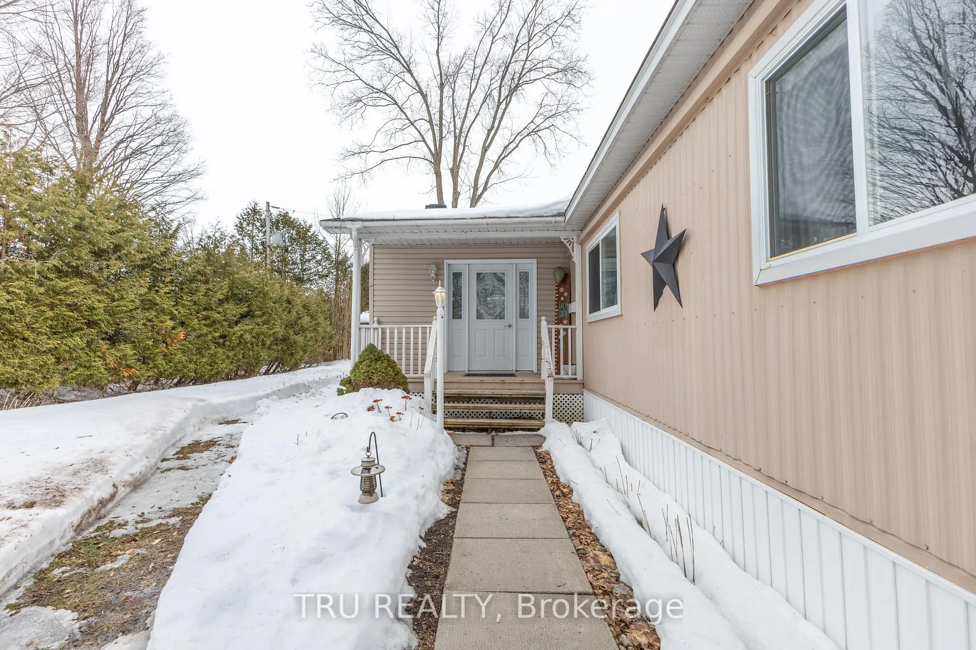 Photo 2 of 19 Maplewood Avenue, Beckwith, Beckwith Twp — HOMEH