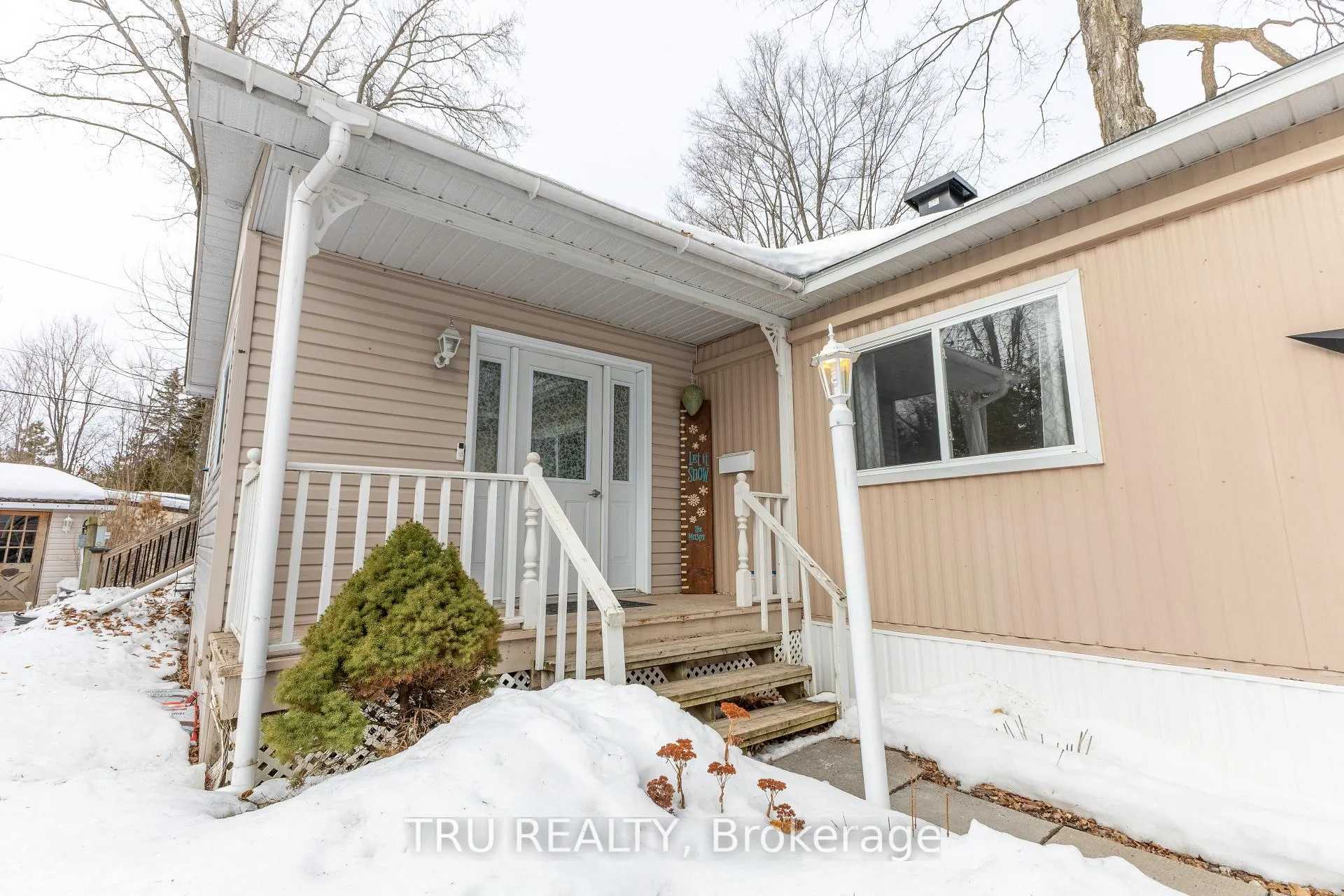Photo 3 of 19 Maplewood Avenue, Beckwith, Beckwith Twp — HOMEH