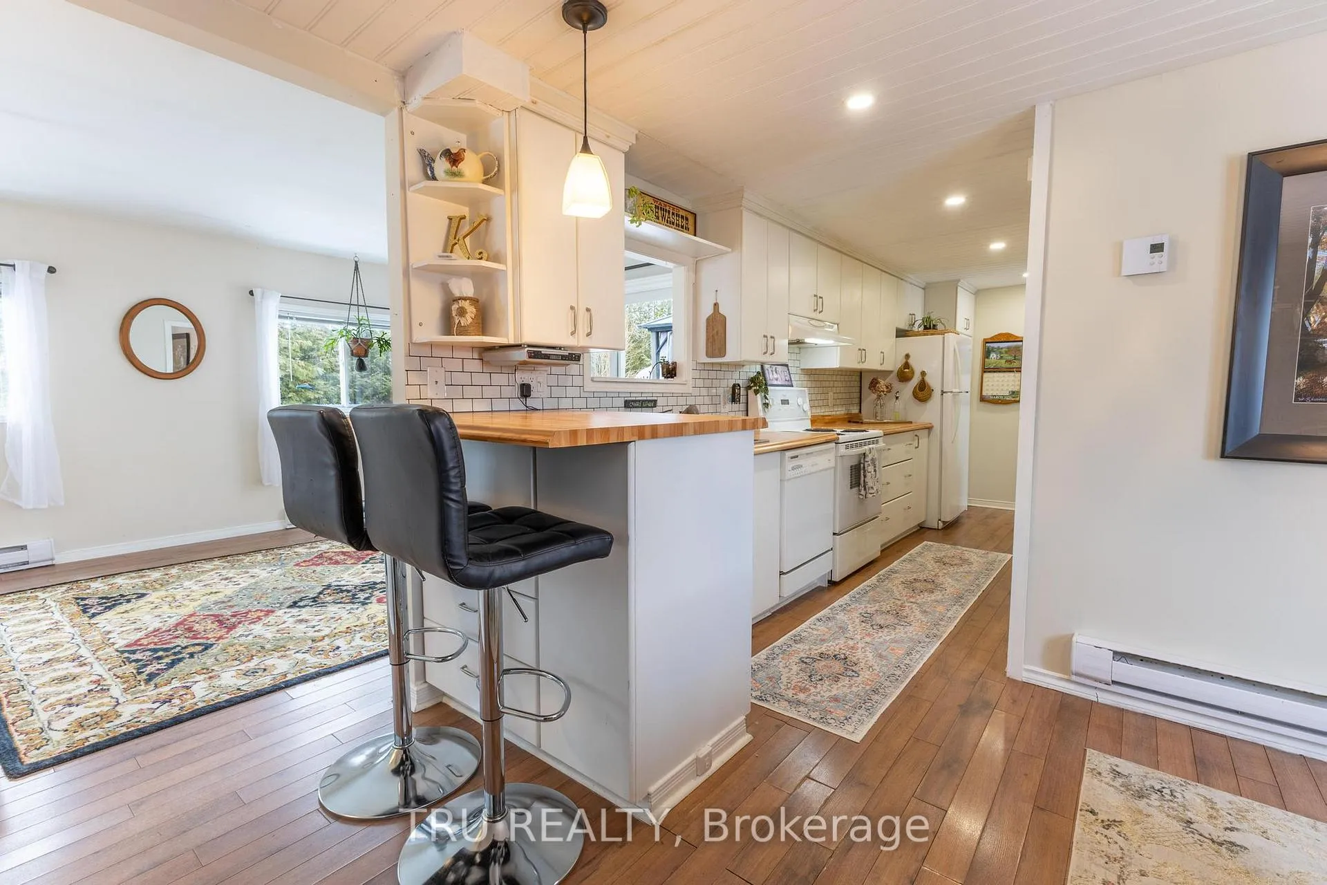 Photo 7 of 19 Maplewood Avenue, Beckwith, Beckwith Twp — HOMEH