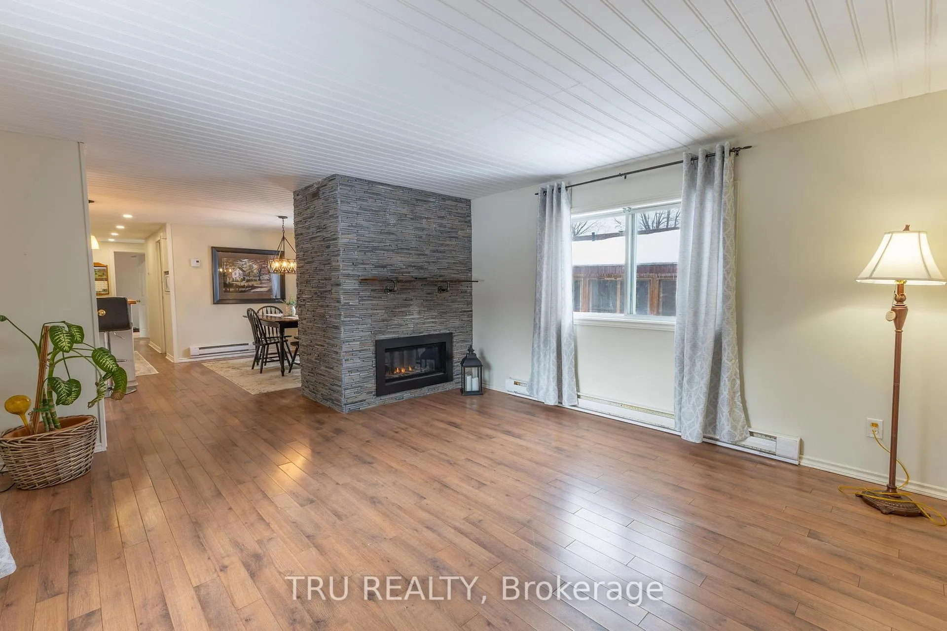 Photo 14 of 19 Maplewood Avenue, Beckwith, Beckwith Twp — HOMEH