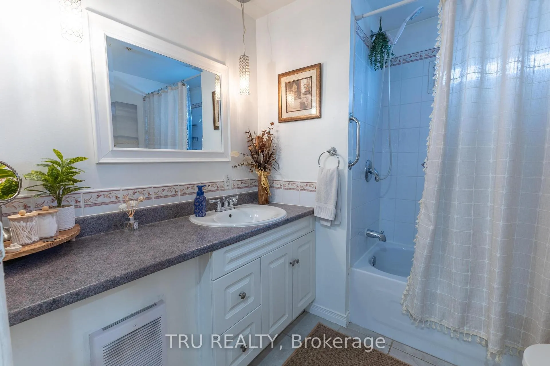 Photo 20 of 19 Maplewood Avenue, Beckwith, Beckwith Twp — HOMEH