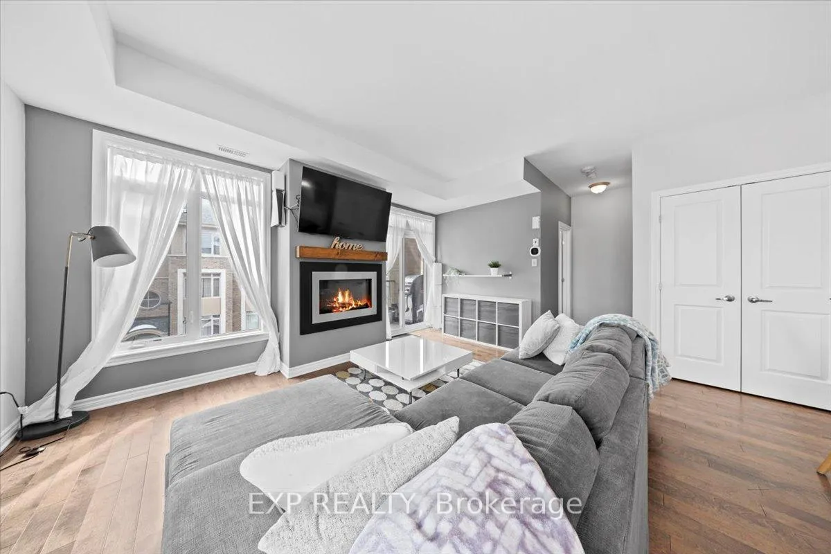 Photo 7 of 19 Earlton Private, Ottawa, Kanata - Kanata Lakes/Heritage Hills — HOMEH