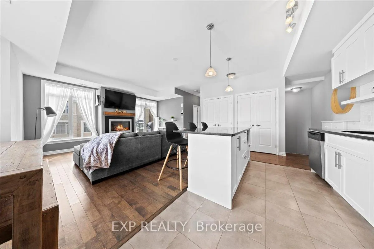 Photo 10 of 19 Earlton Private, Ottawa, Kanata - Kanata Lakes/Heritage Hills — HOMEH
