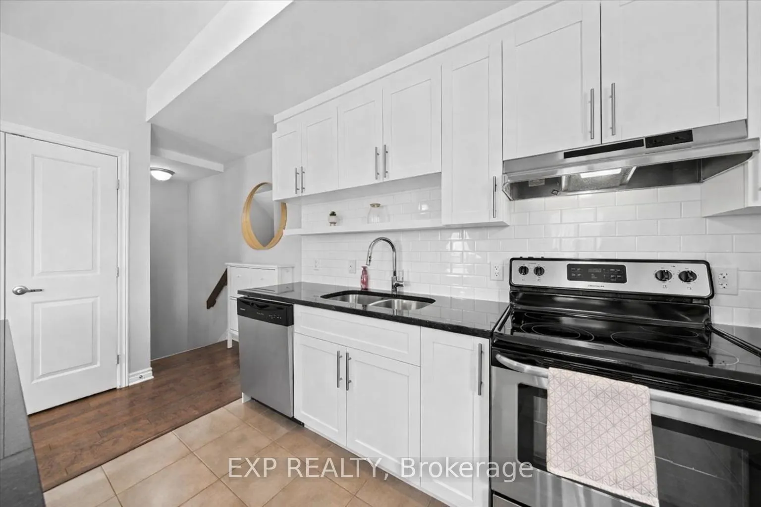 Photo 15 of 19 Earlton Private, Ottawa, Kanata - Kanata Lakes/Heritage Hills — HOMEH