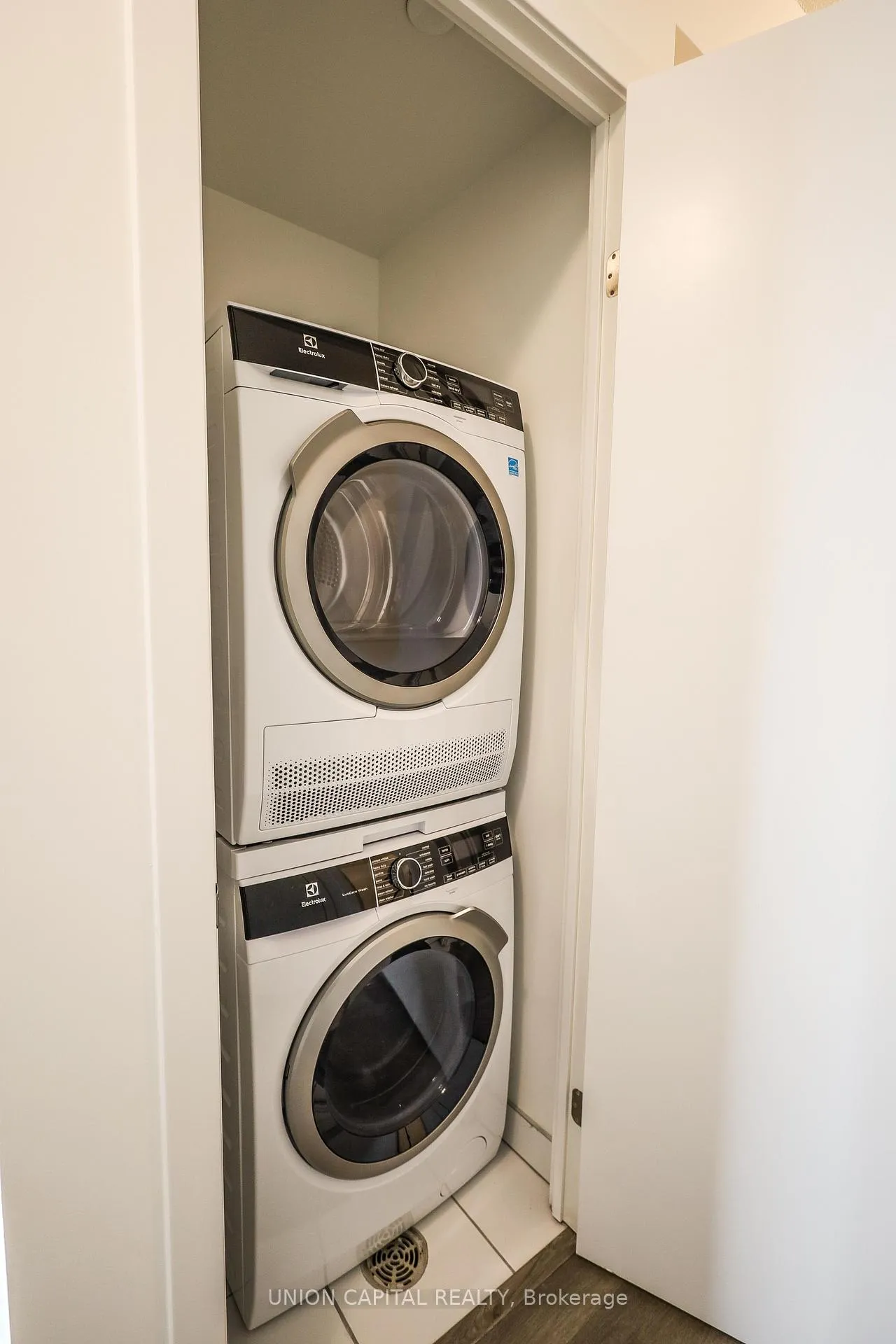 Photo 35 of Unit 2711, 55 Cooper Street, Toronto, Waterfront Communities — HOMEH
