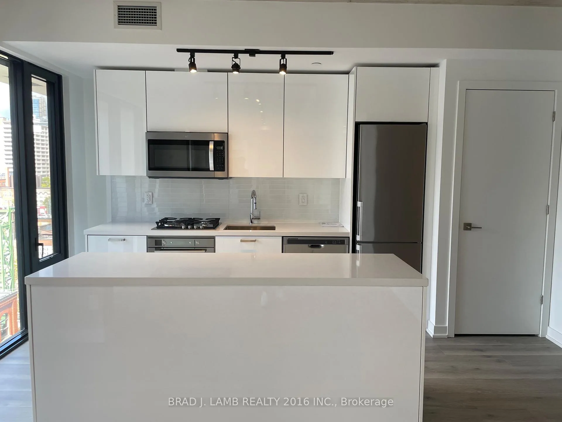 Photo 4 of Unit 813, 55 Ontario Street, Toronto, Moss Park — HOMEH