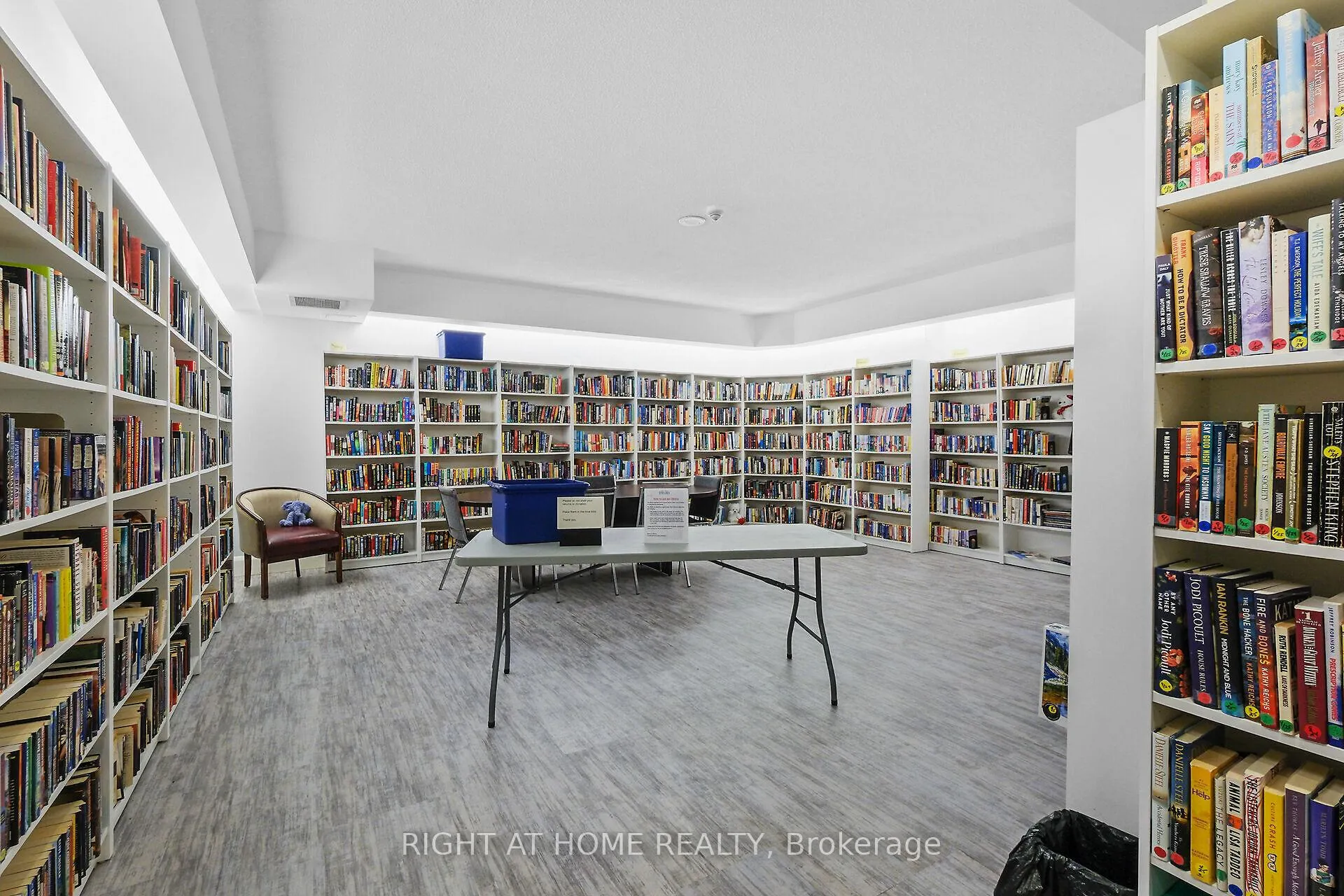 Photo 28 of Unit 808, 2759 Carousel Crescent, Ottawa, Emerald Woods/Sawmill Creek — HOMEH