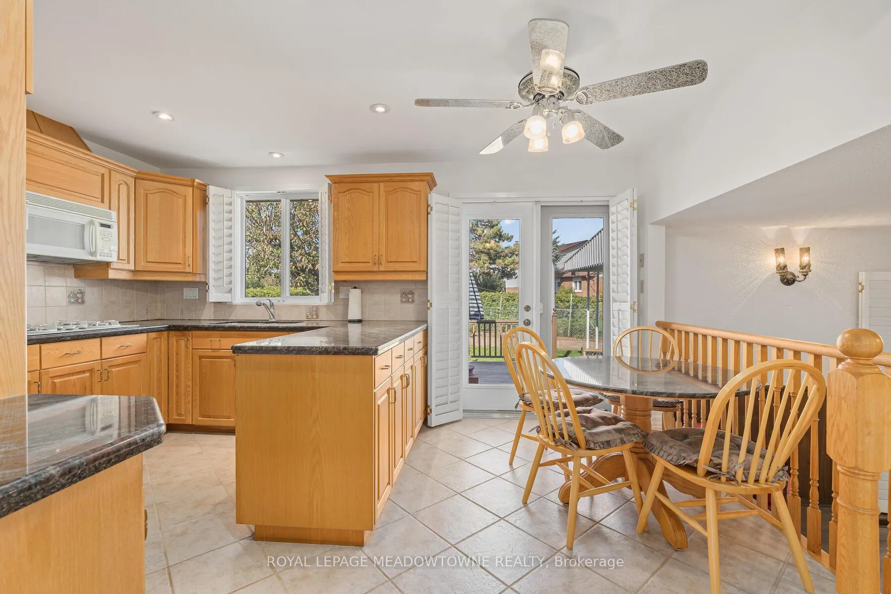 Photo 9 of 305 Ulric Crescent, Oakville, West — HOMEH