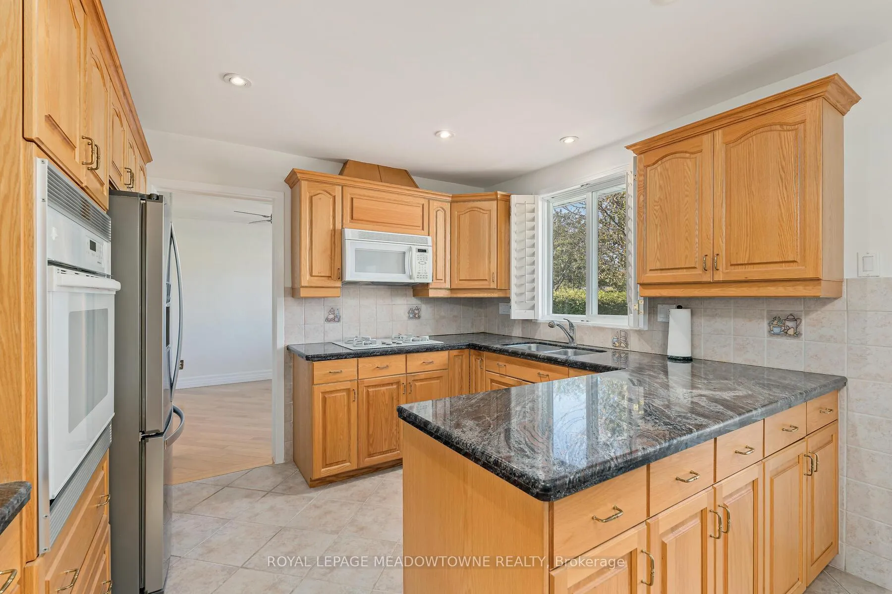Photo 11 of 305 Ulric Crescent, Oakville, West — HOMEH
