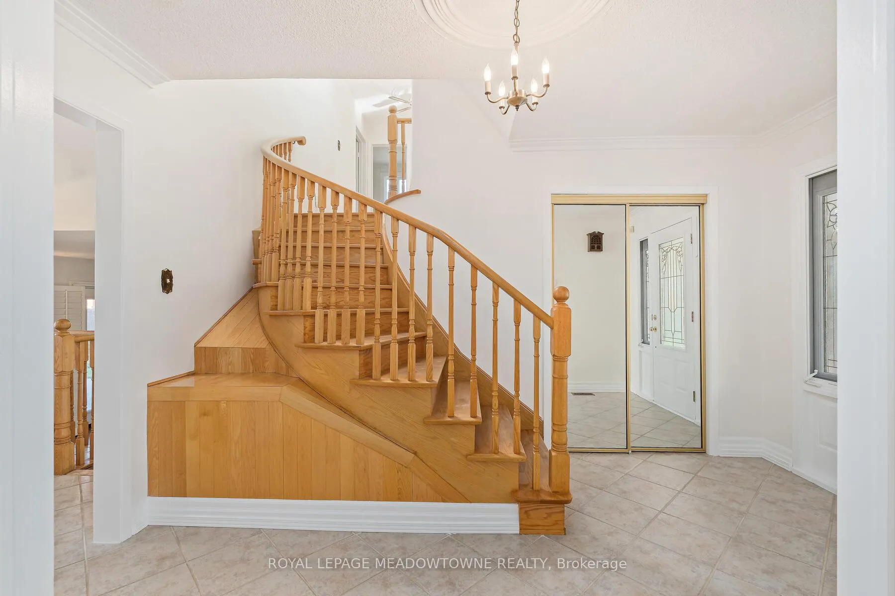 Photo 16 of 305 Ulric Crescent, Oakville, West — HOMEH