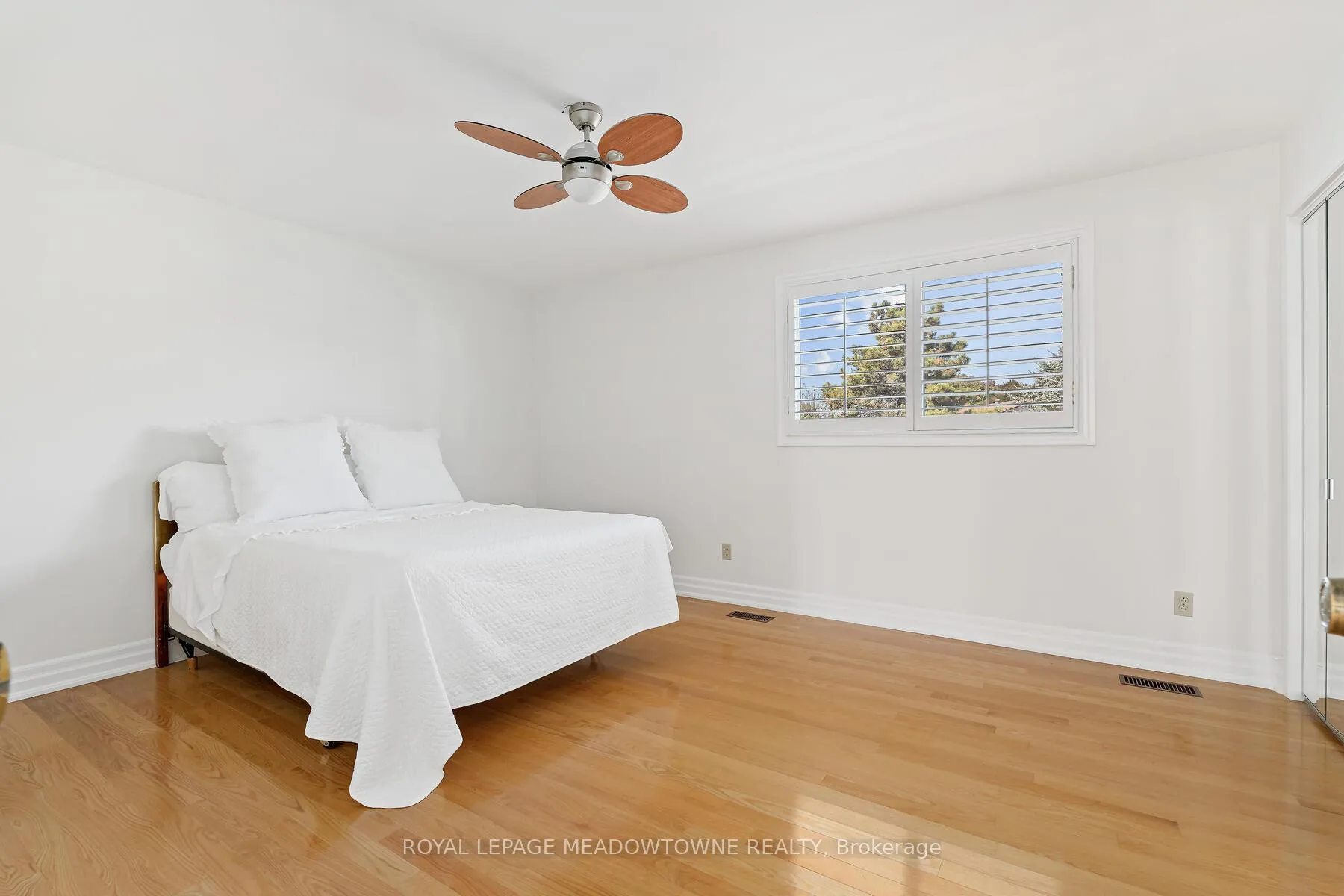 Photo 18 of 305 Ulric Crescent, Oakville, West — HOMEH