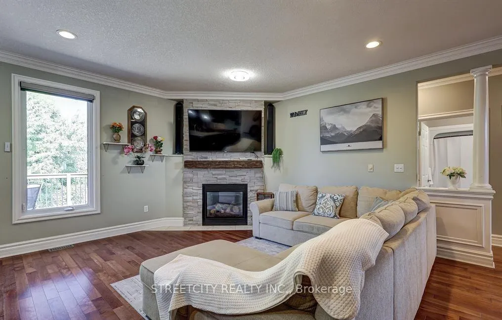 Photo 5 of 1 McGregor Court, St. Thomas — HOMEH