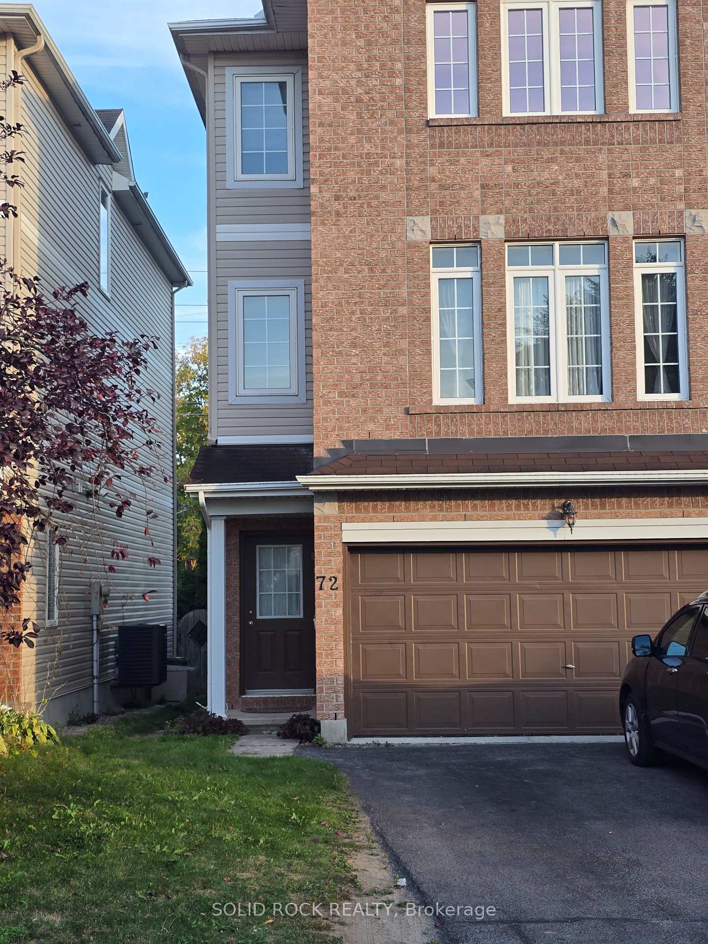Front of 72 Castle Glen Crescent E