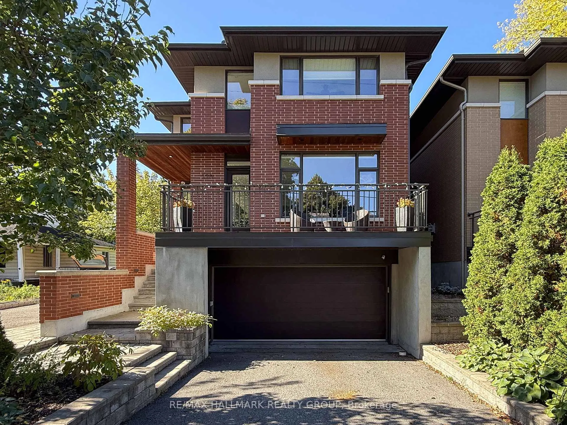 Photo 2 of 556 Edison Avenue, Ottawa, McKellar/Highland — HOMEH