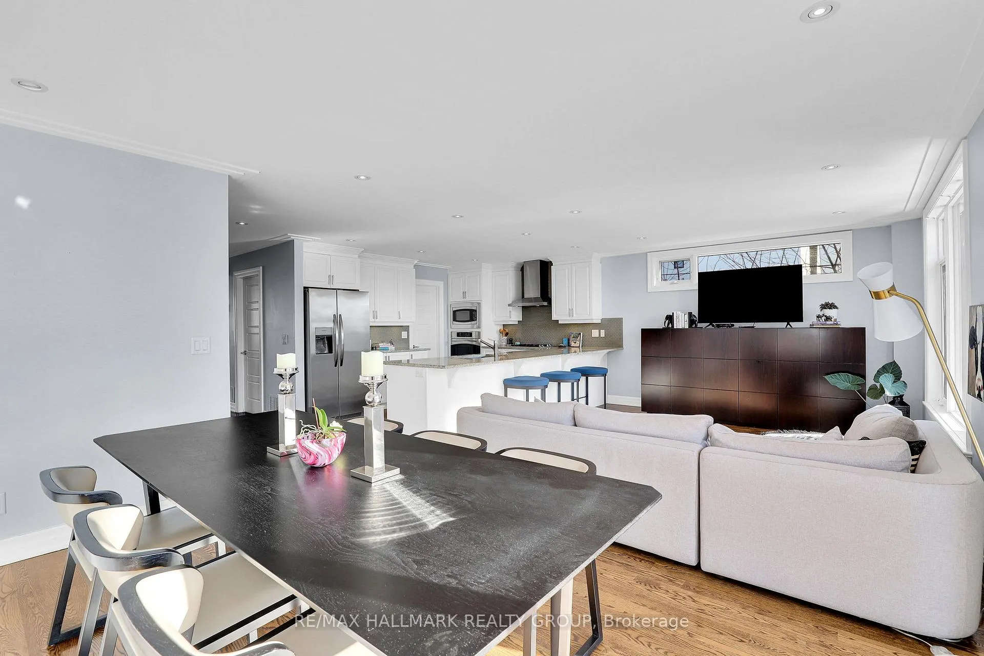 Photo 11 of 556 Edison Avenue, Ottawa, McKellar/Highland — HOMEH