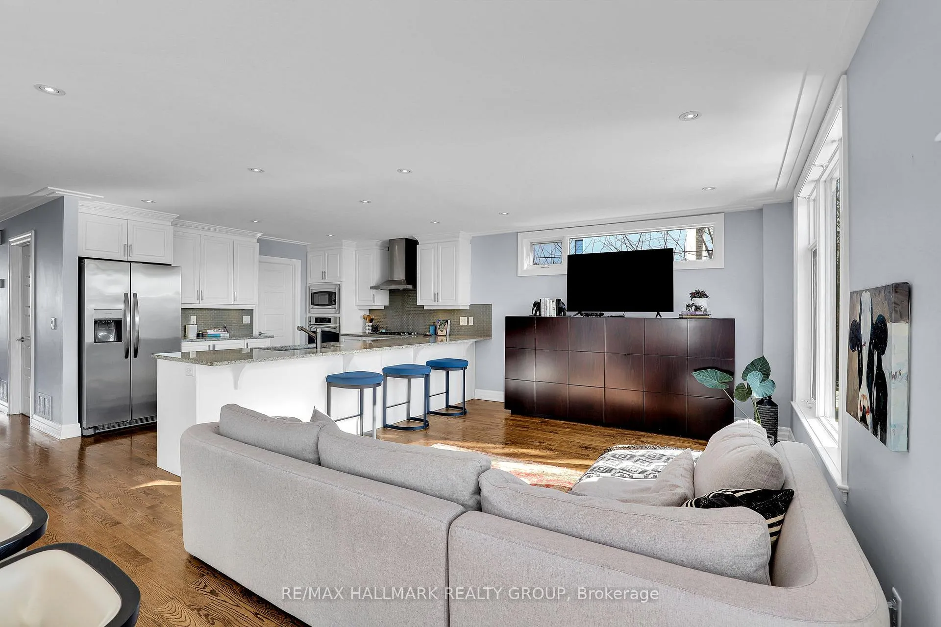 Photo 12 of 556 Edison Avenue, Ottawa, McKellar/Highland — HOMEH
