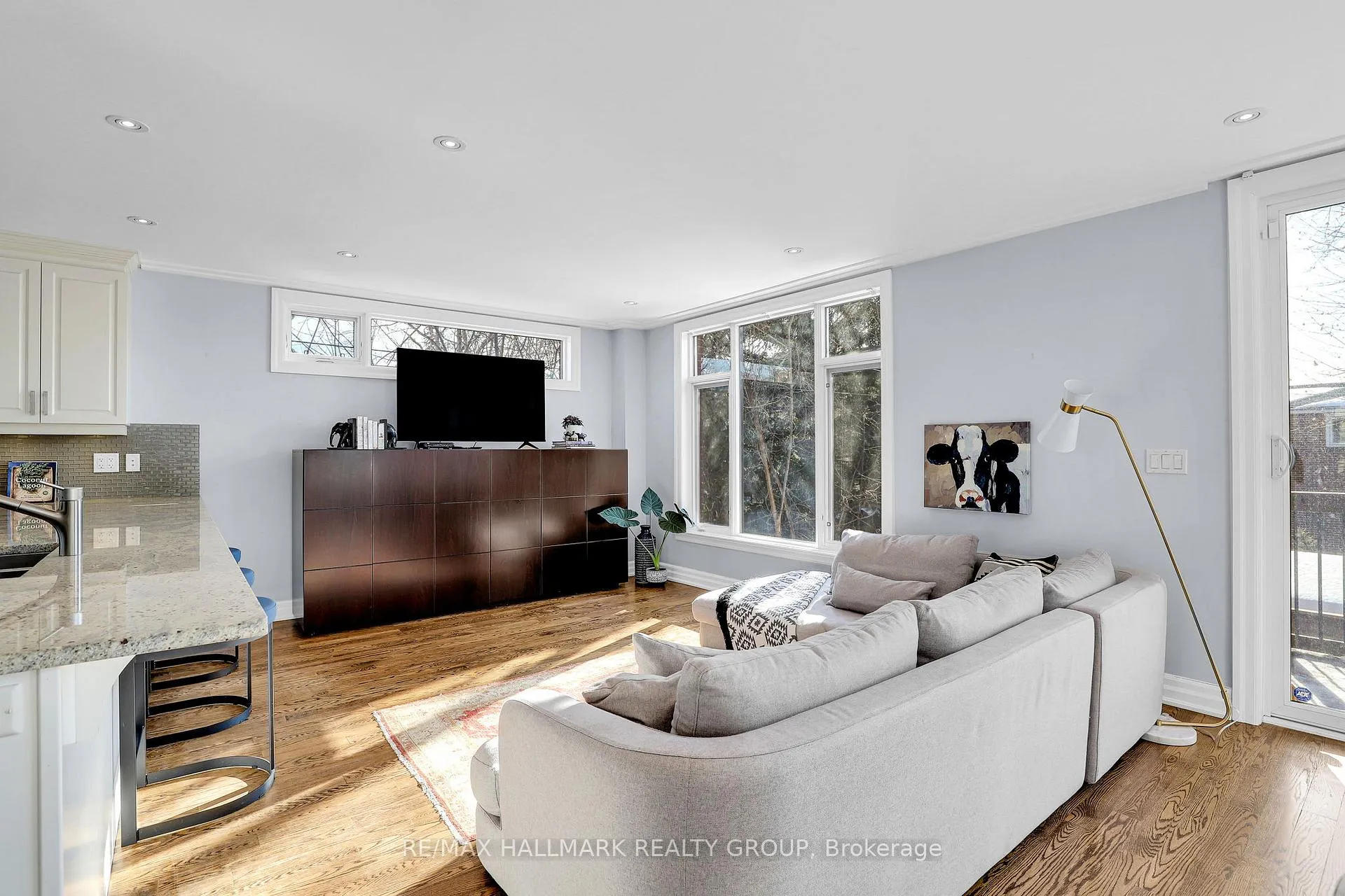 Photo 13 of 556 Edison Avenue, Ottawa, McKellar/Highland — HOMEH