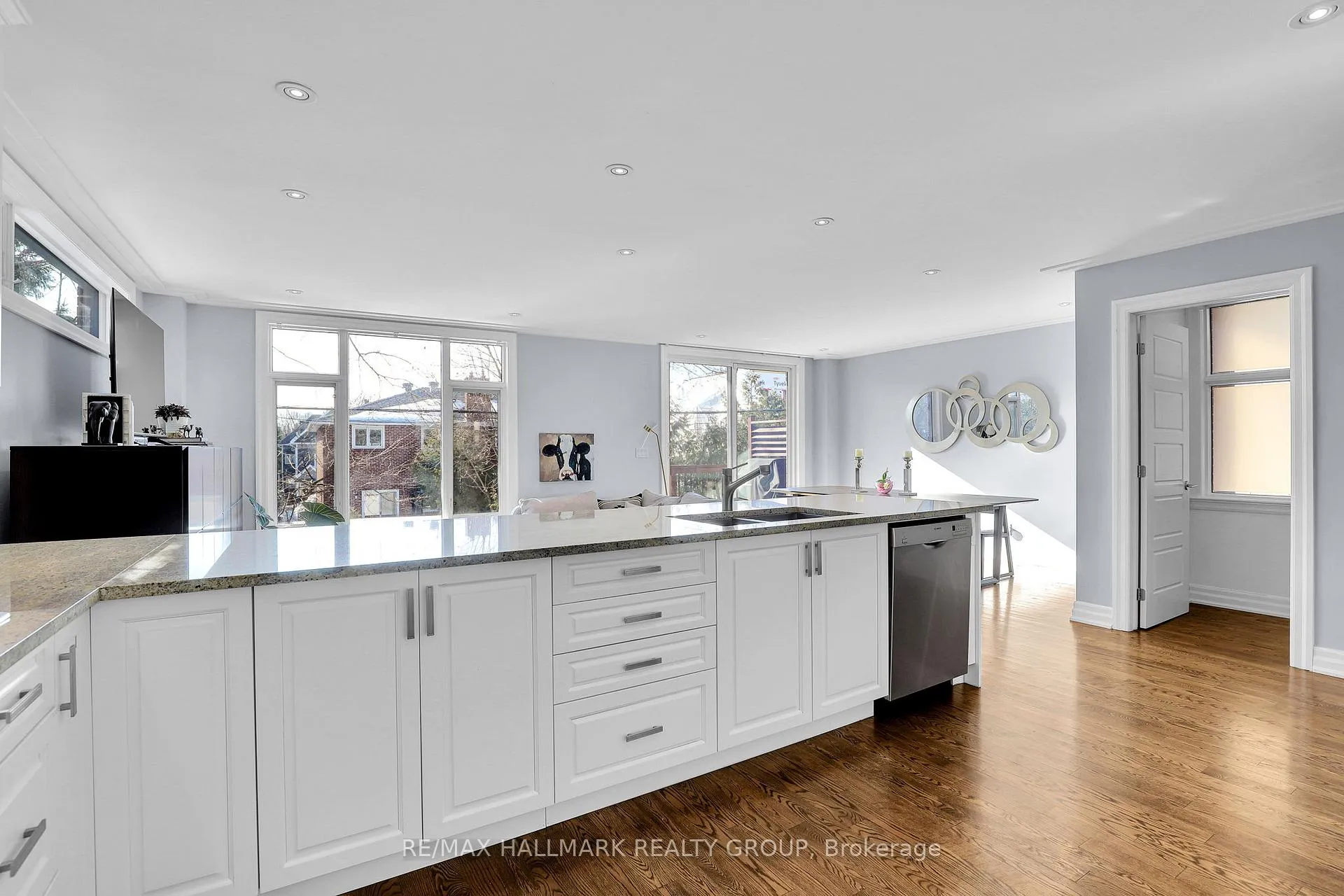 Photo 19 of 556 Edison Avenue, Ottawa, McKellar/Highland — HOMEH