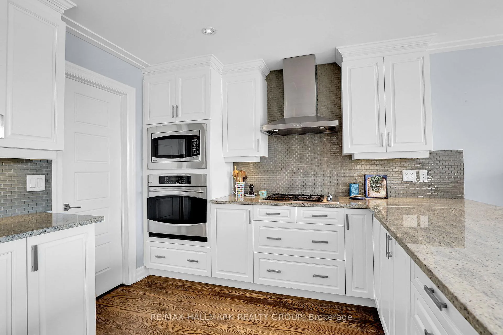 Photo 22 of 556 Edison Avenue, Ottawa, McKellar/Highland — HOMEH