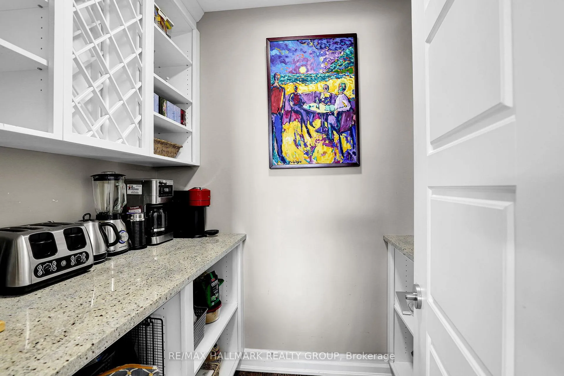Photo 23 of 556 Edison Avenue, Ottawa, McKellar/Highland — HOMEH