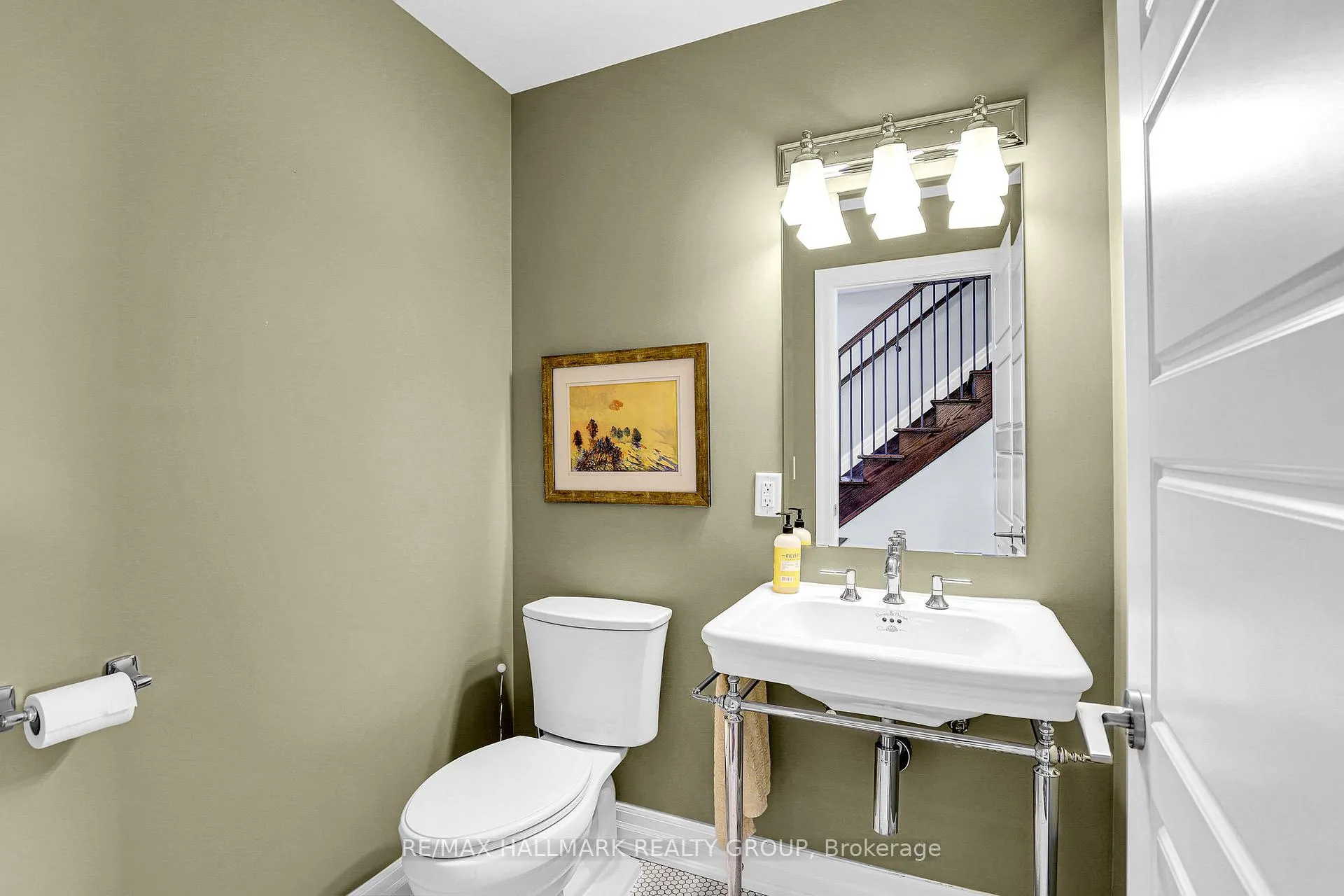 Photo 24 of 556 Edison Avenue, Ottawa, McKellar/Highland — HOMEH