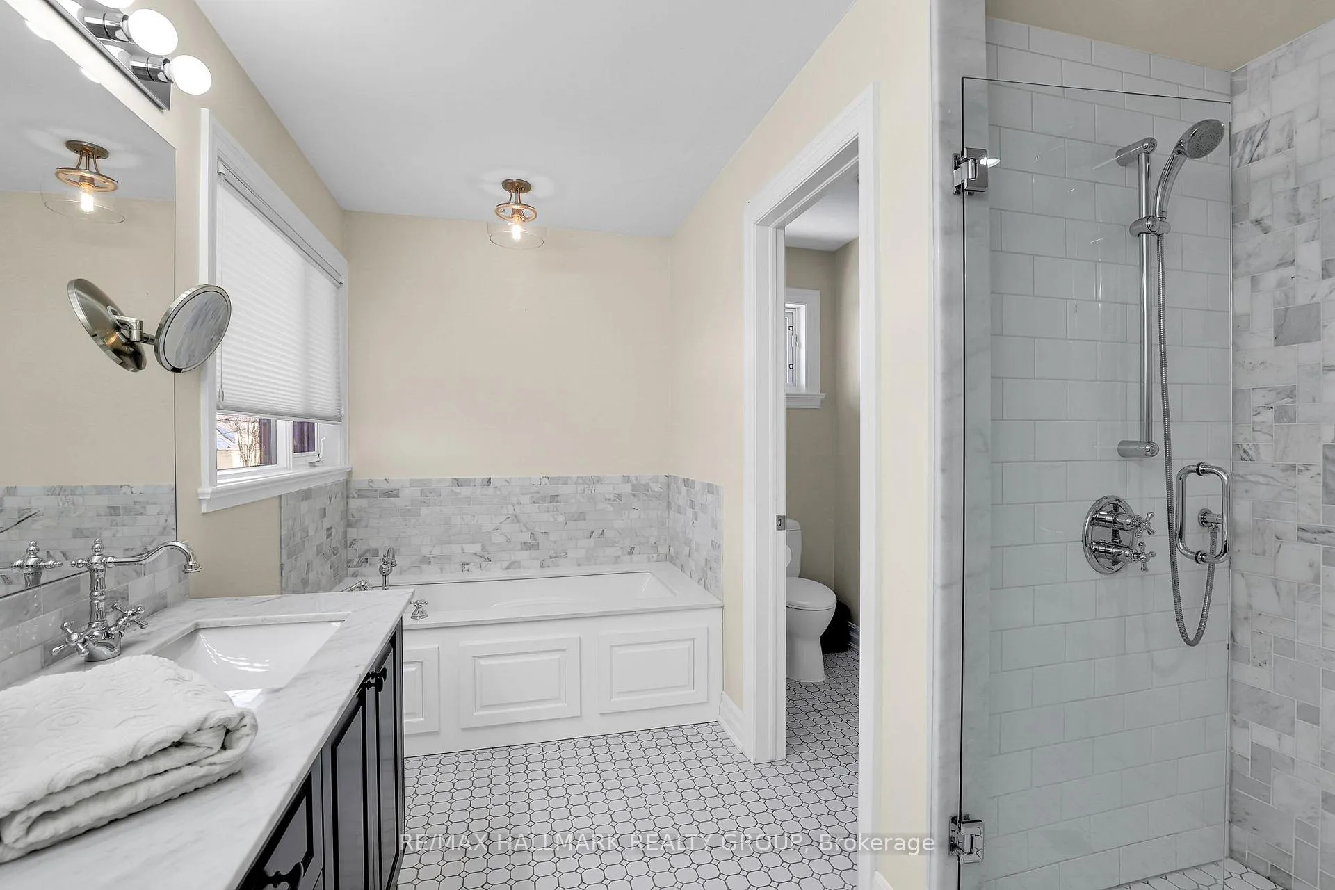 Photo 35 of 556 Edison Avenue, Ottawa, McKellar/Highland — HOMEH