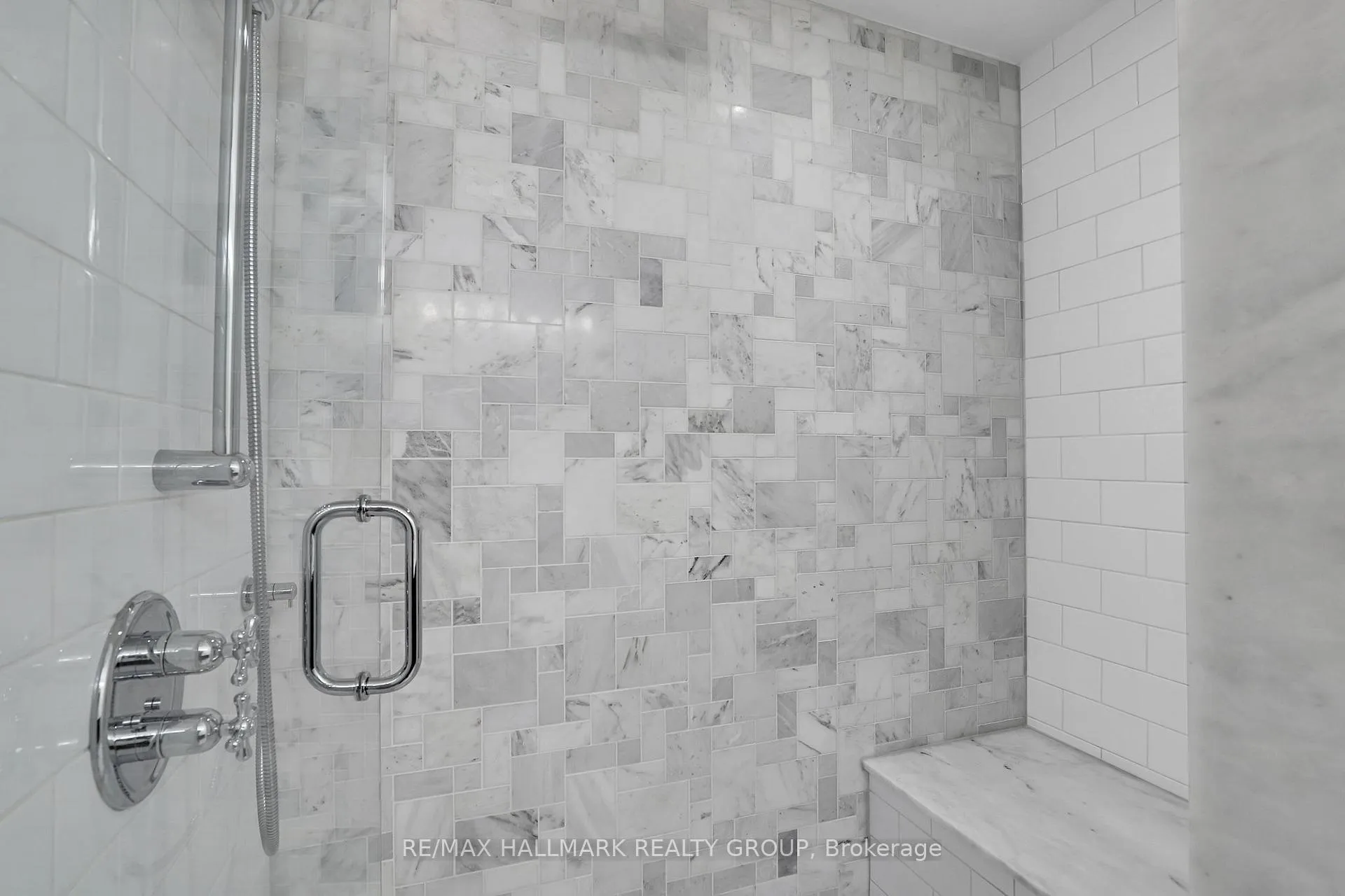 Photo 37 of 556 Edison Avenue, Ottawa, McKellar/Highland — HOMEH