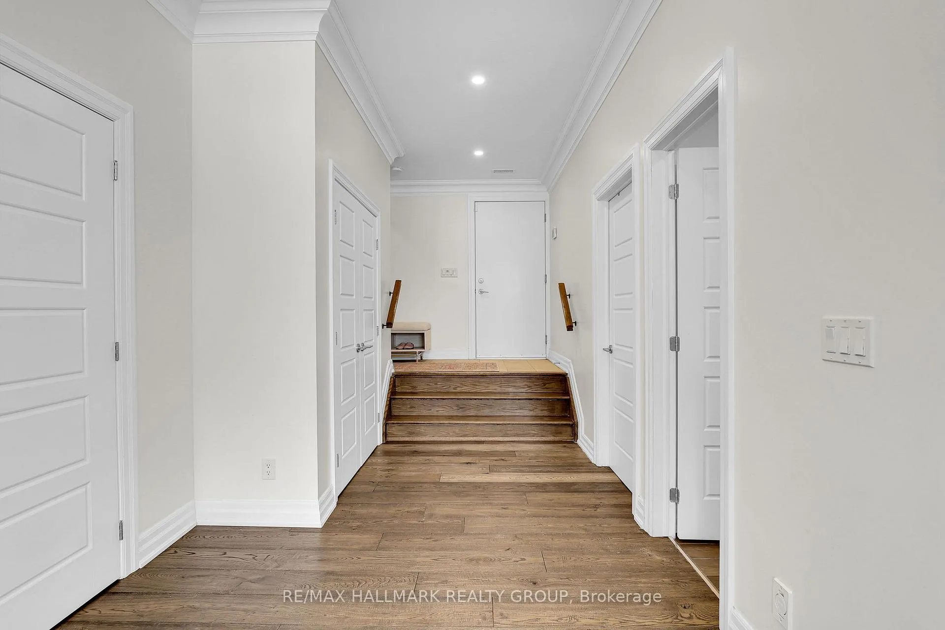 Photo 39 of 556 Edison Avenue, Ottawa, McKellar/Highland — HOMEH
