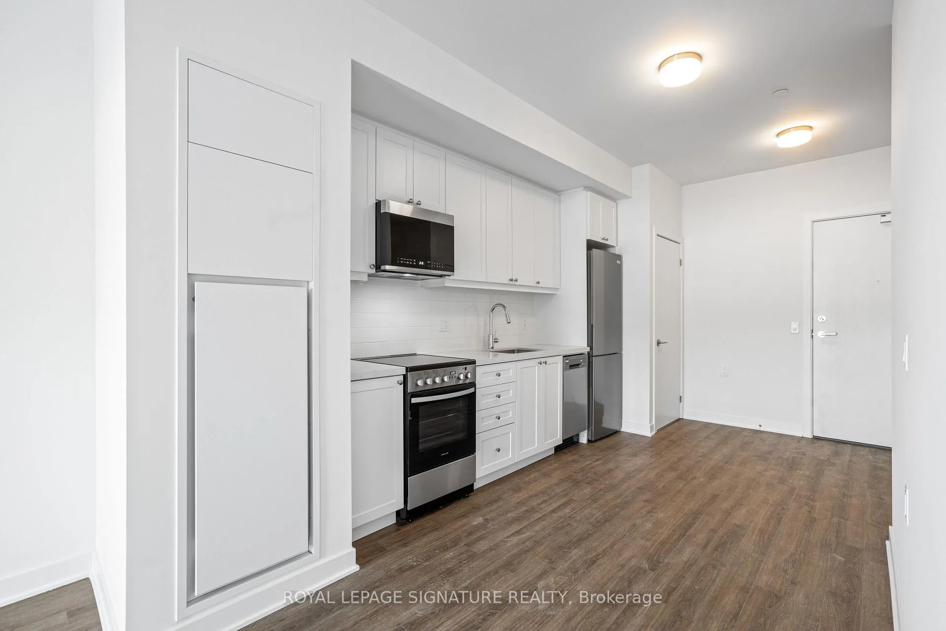 Photo 5 of Unit 108, 51 Clarington Boulevard, Clarington, Bowmanville — HOMEH