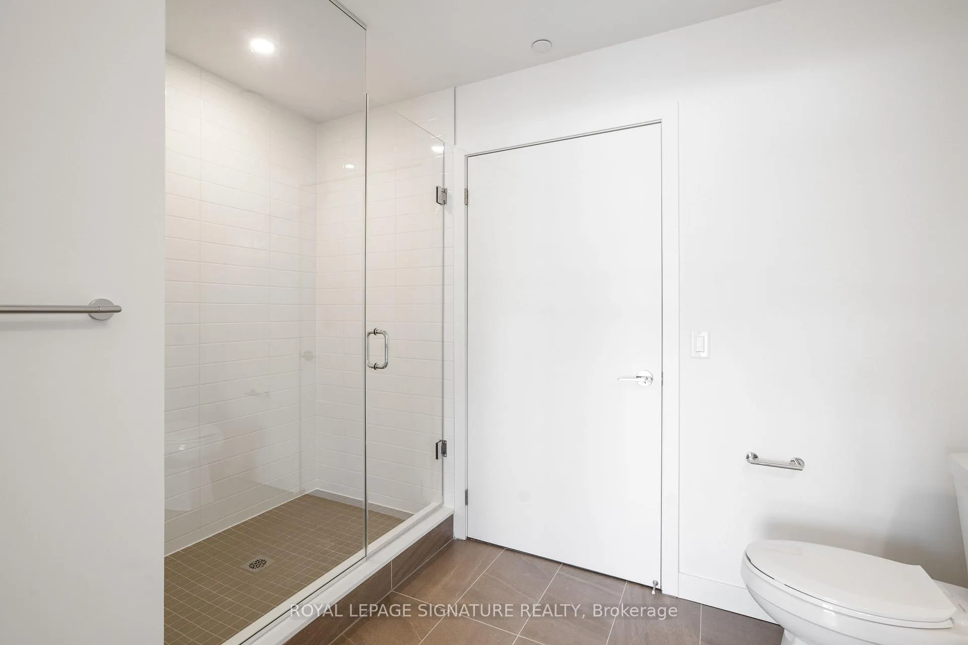 Photo 11 of Unit 108, 51 Clarington Boulevard, Clarington, Bowmanville — HOMEH
