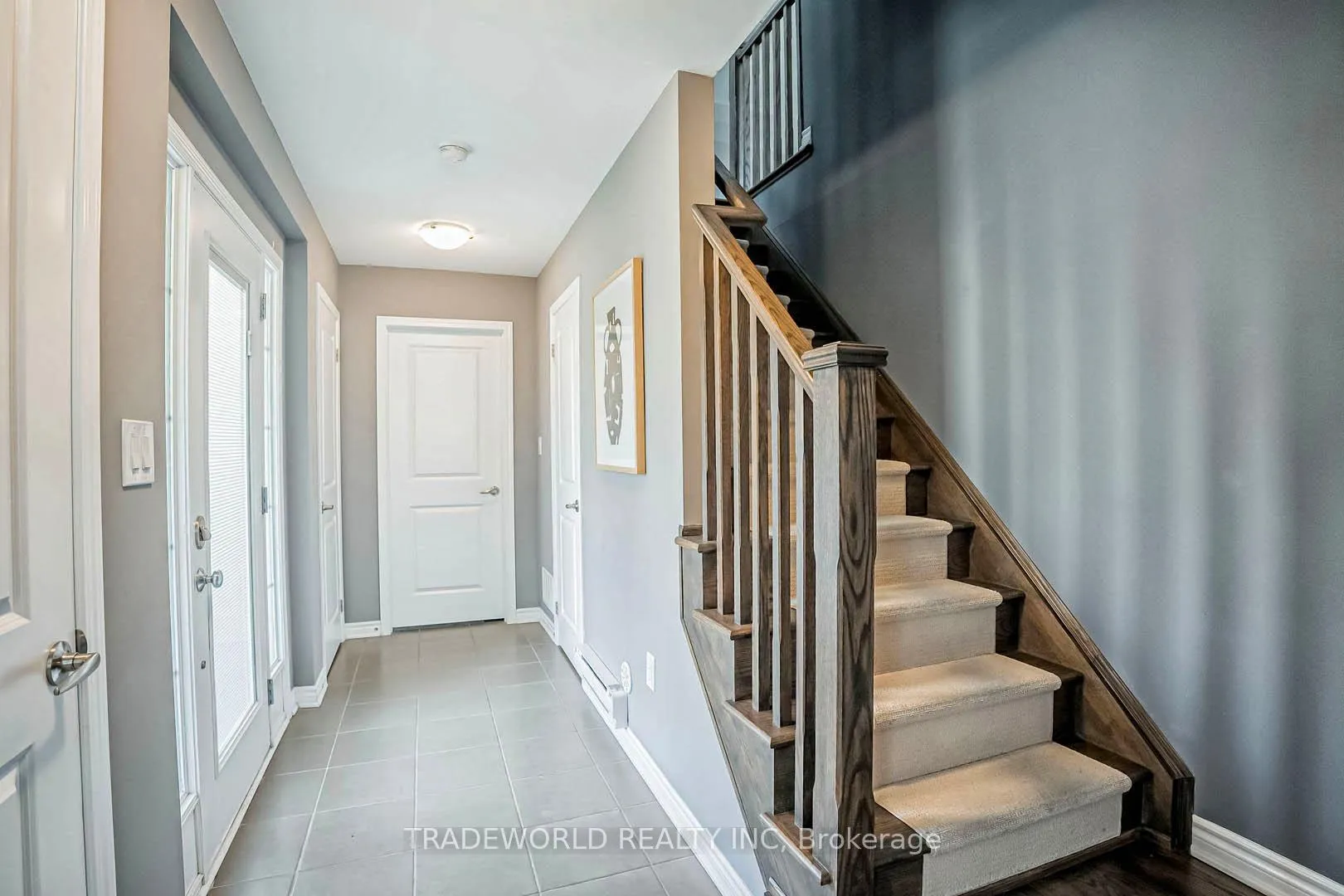 Photo 3 of 172 Thomas Phillips Drive, Aurora, Rural Aurora — HOMEH