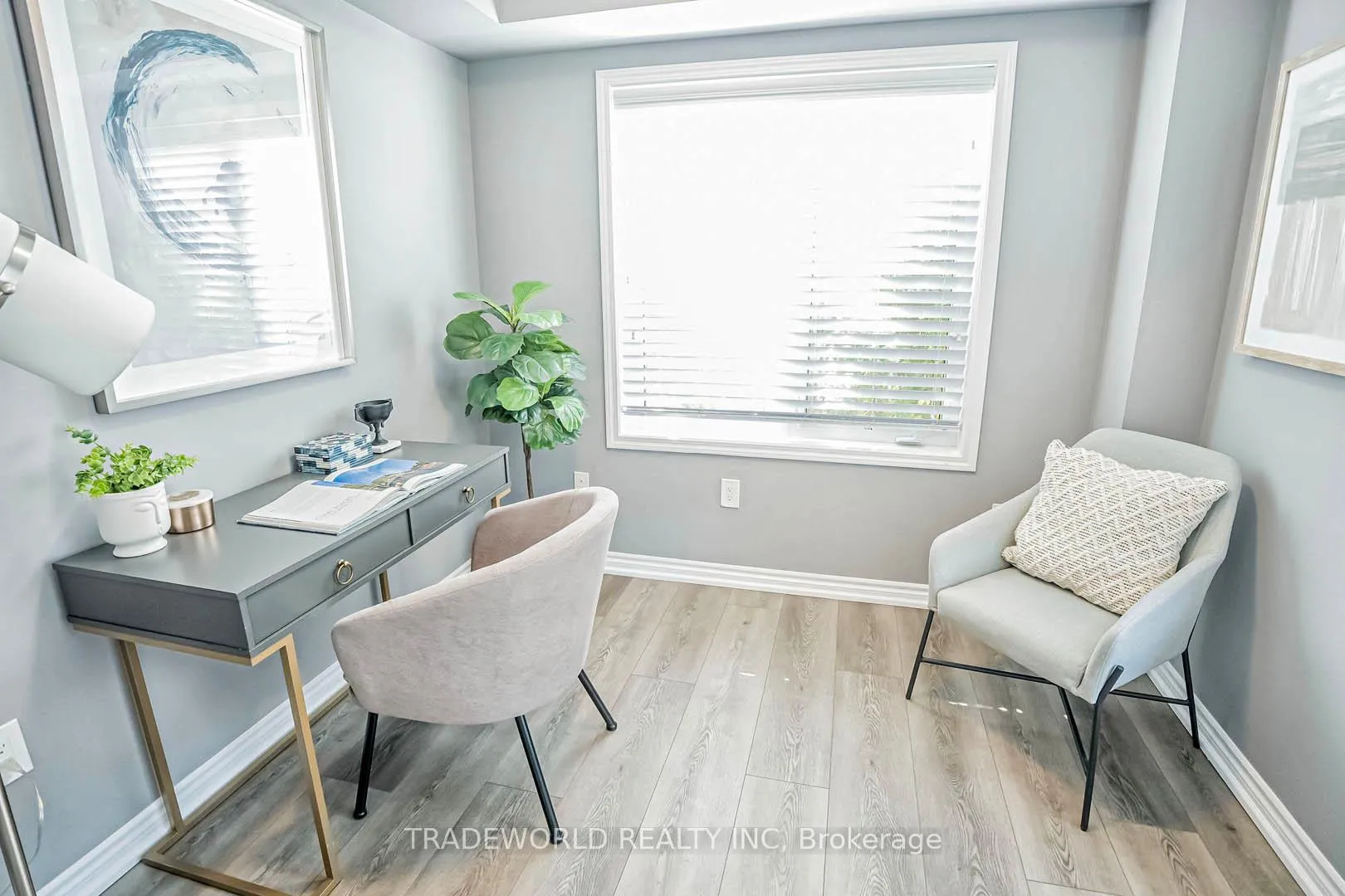 Photo 5 of 172 Thomas Phillips Drive, Aurora, Rural Aurora — HOMEH