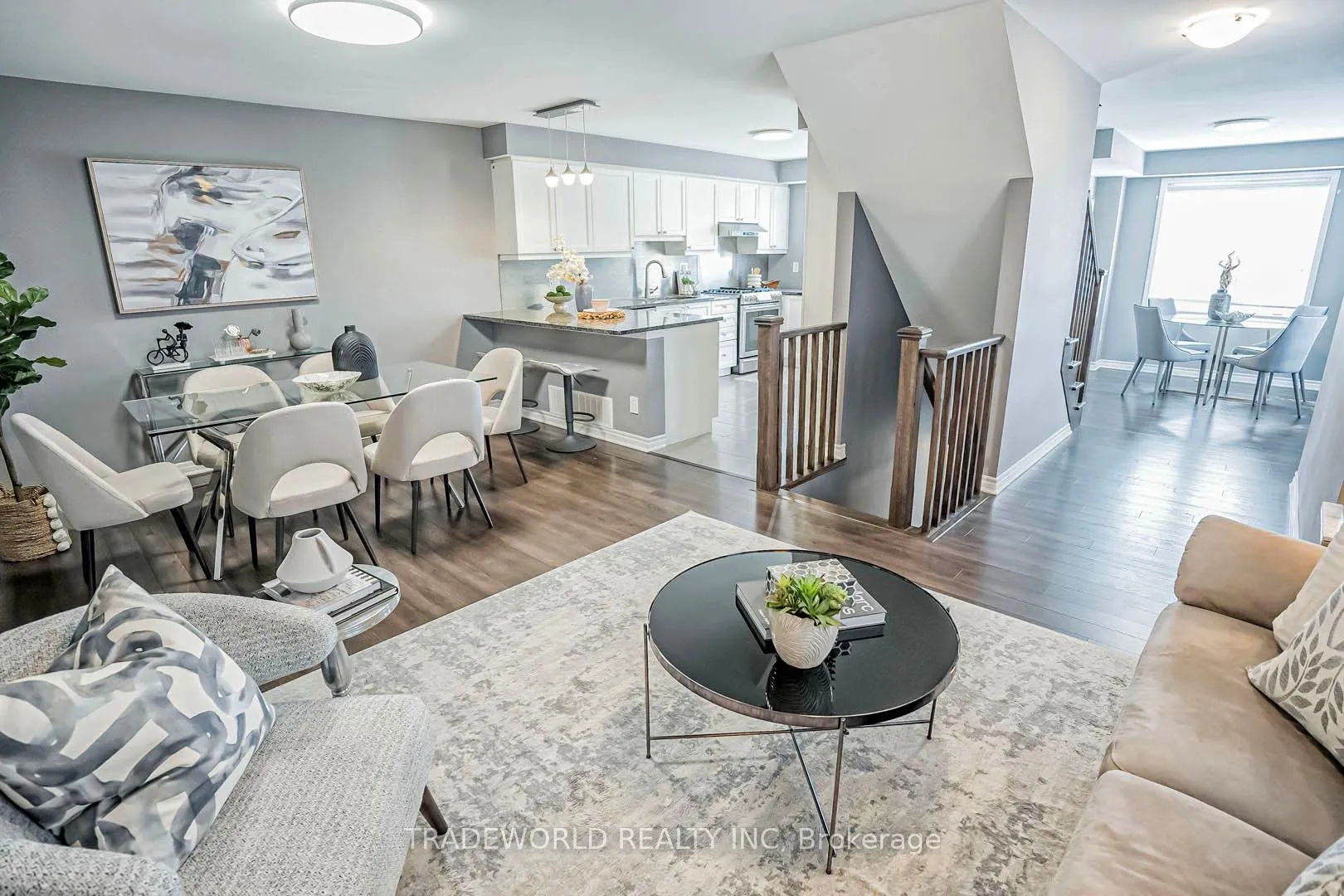 Photo 7 of 172 Thomas Phillips Drive, Aurora, Rural Aurora — HOMEH