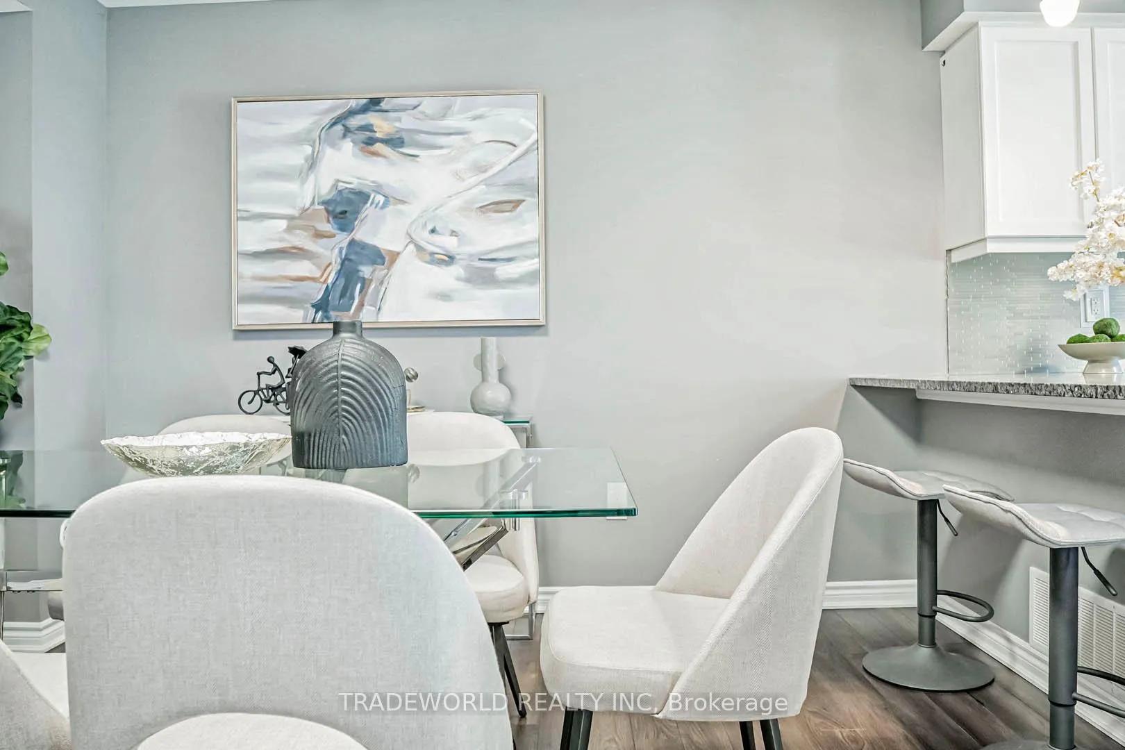Photo 9 of 172 Thomas Phillips Drive, Aurora, Rural Aurora — HOMEH
