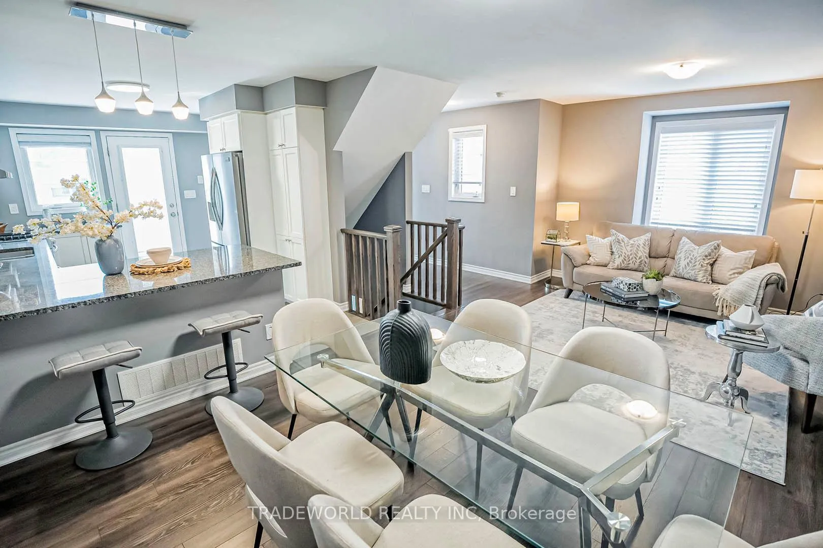 Photo 17 of 172 Thomas Phillips Drive, Aurora, Rural Aurora — HOMEH
