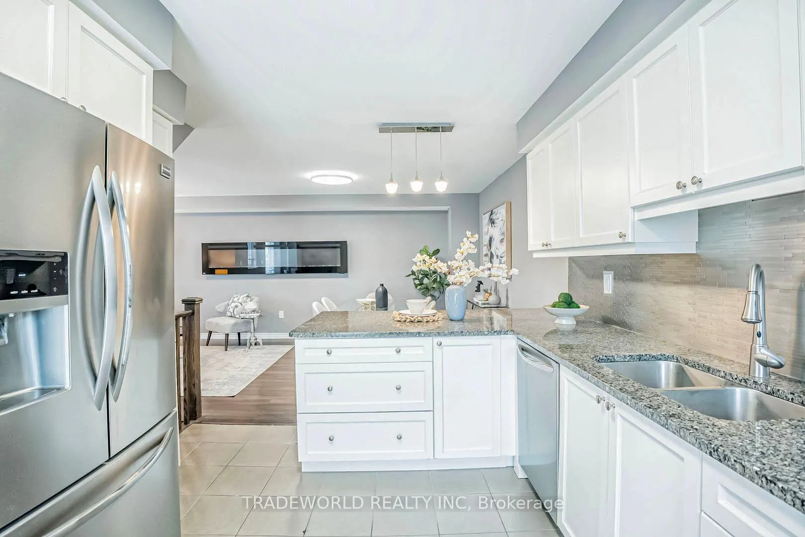 Photo 22 of 172 Thomas Phillips Drive, Aurora, Rural Aurora — HOMEH