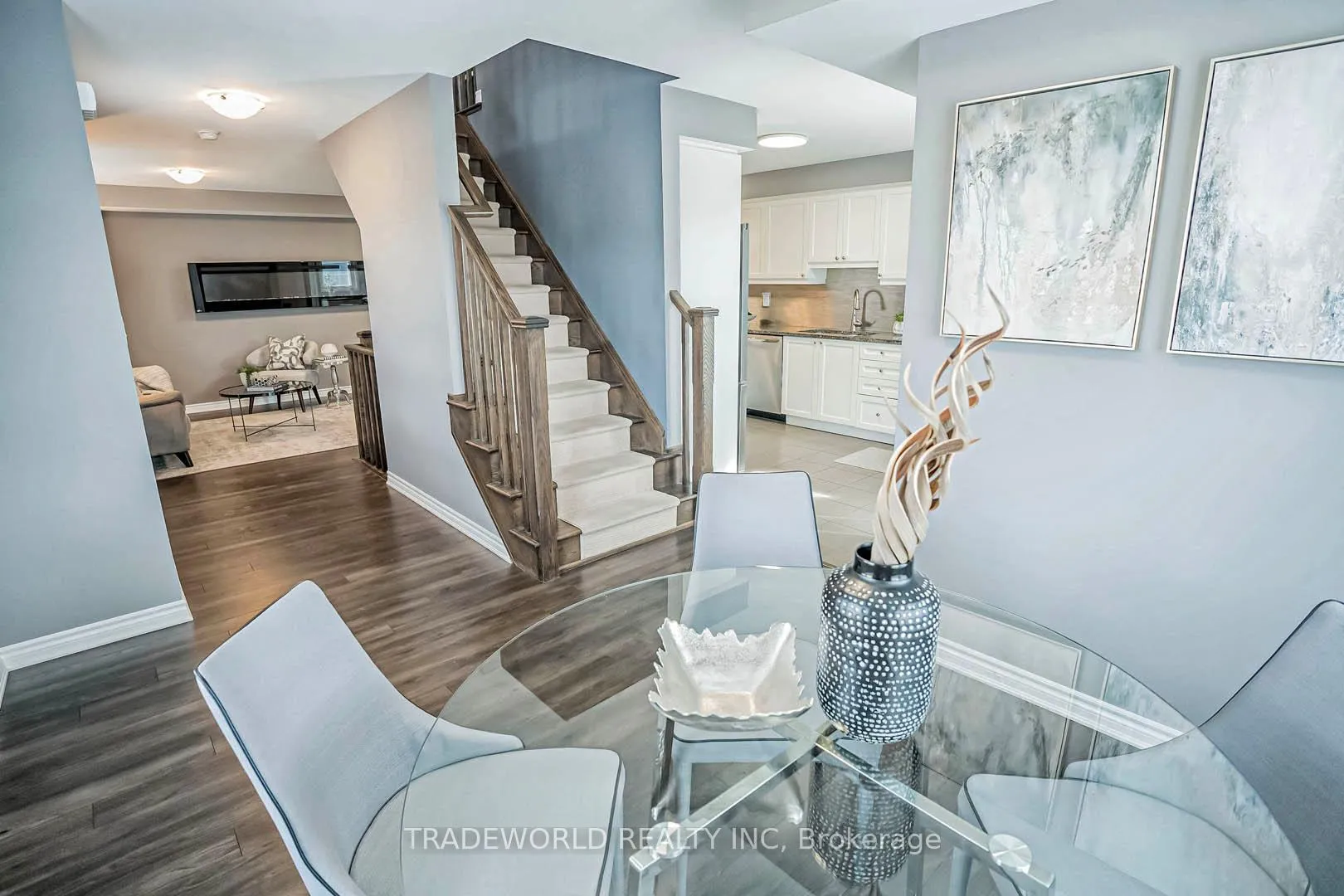 Photo 26 of 172 Thomas Phillips Drive, Aurora, Rural Aurora — HOMEH