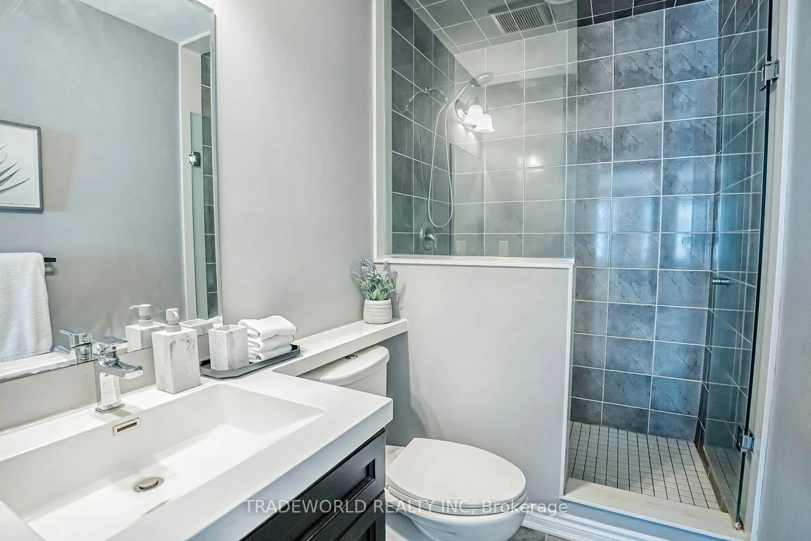Photo 33 of 172 Thomas Phillips Drive, Aurora, Rural Aurora — HOMEH