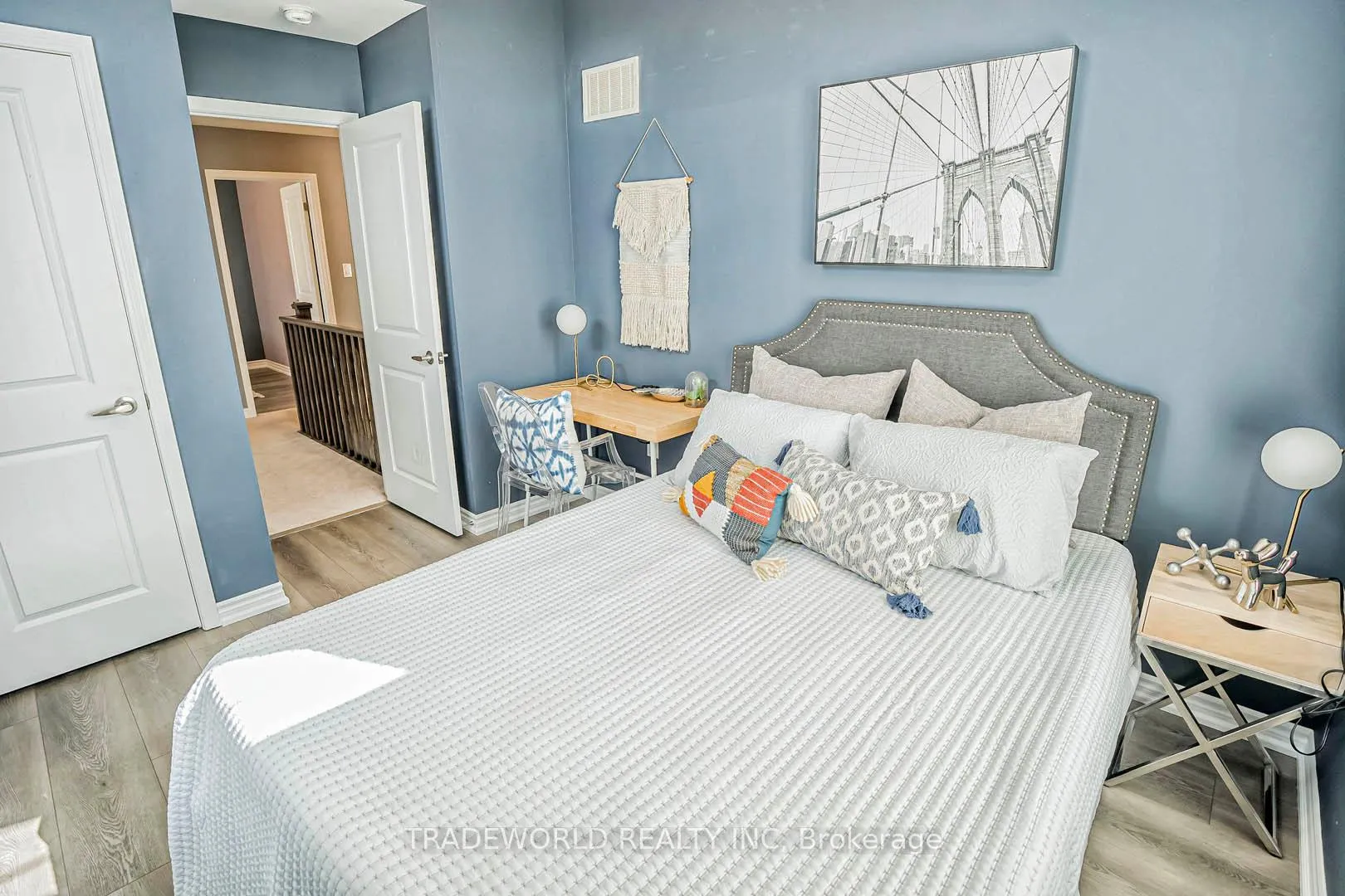 Photo 35 of 172 Thomas Phillips Drive, Aurora, Rural Aurora — HOMEH