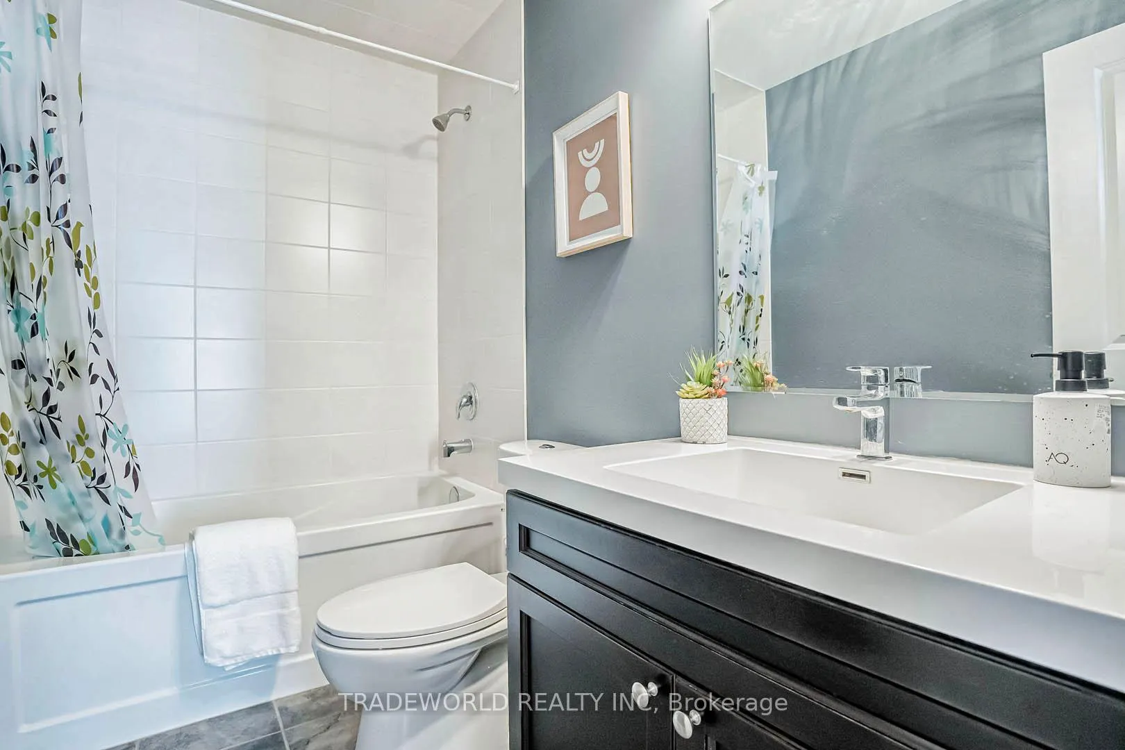 Photo 36 of 172 Thomas Phillips Drive, Aurora, Rural Aurora — HOMEH