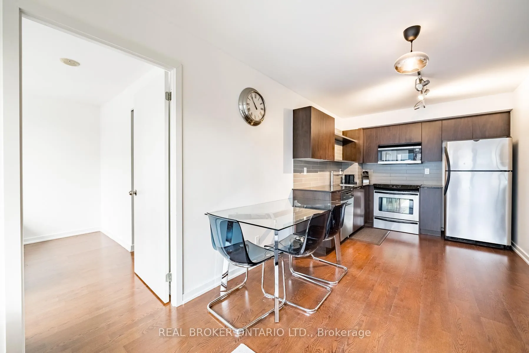 Photo 5 of Unit 308, 33 Lombard Street, Toronto, Church-Yonge Corridor — HOMEH