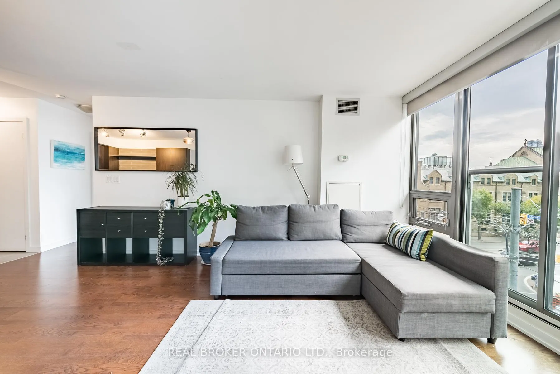 Photo 7 of Unit 308, 33 Lombard Street, Toronto, Church-Yonge Corridor — HOMEH